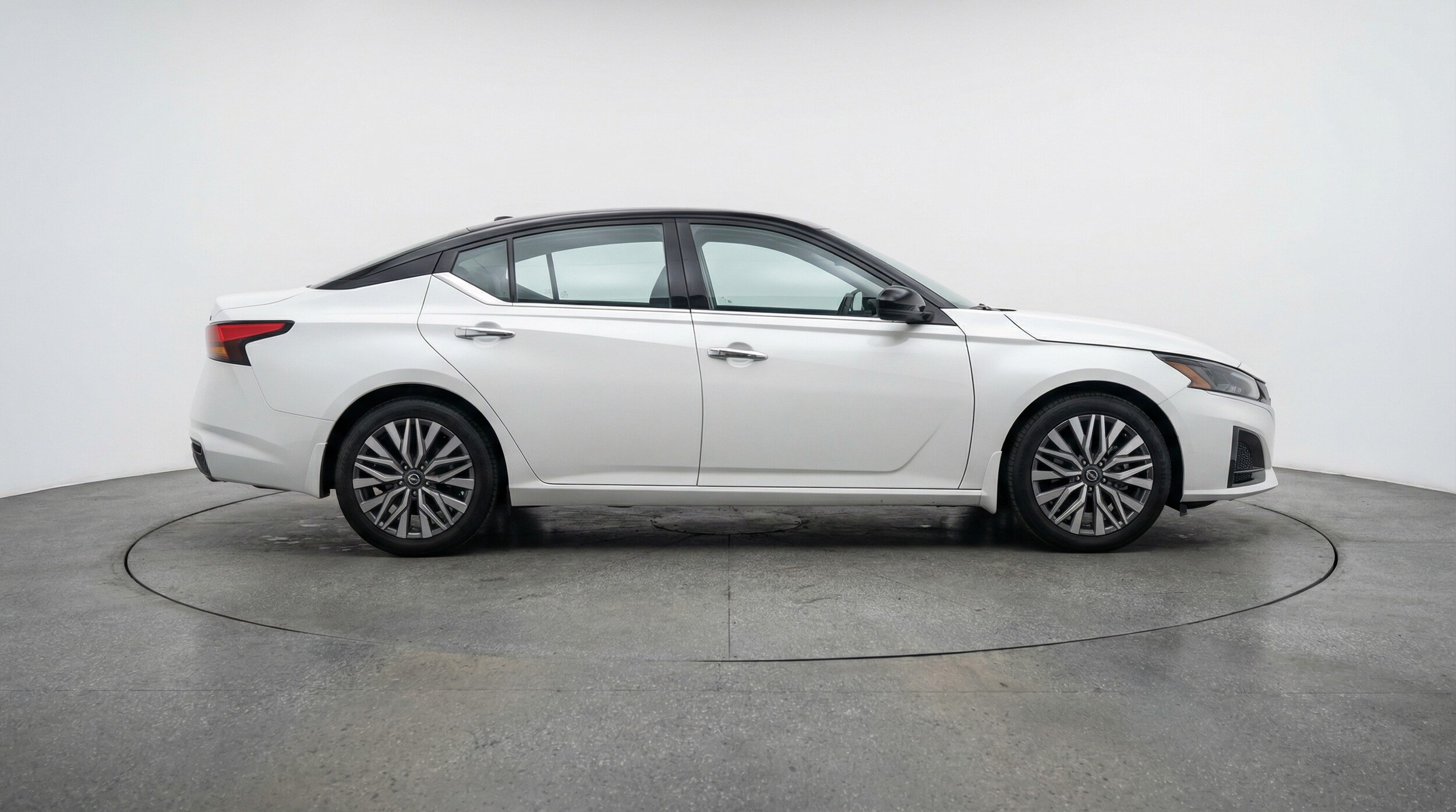 Thumbnail: 2025 Nissan Altima - 8