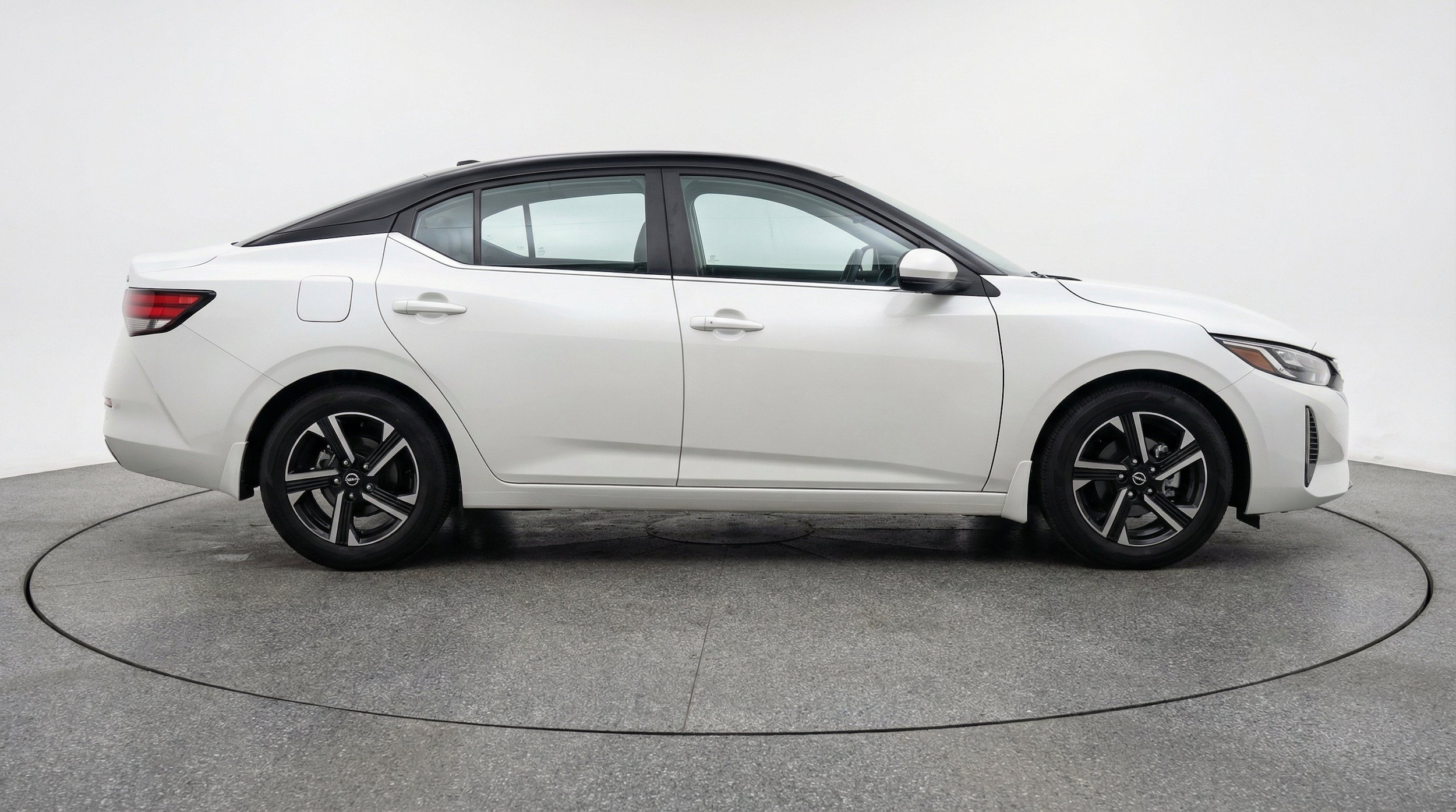 Thumbnail: 2025 Nissan Sentra - 9