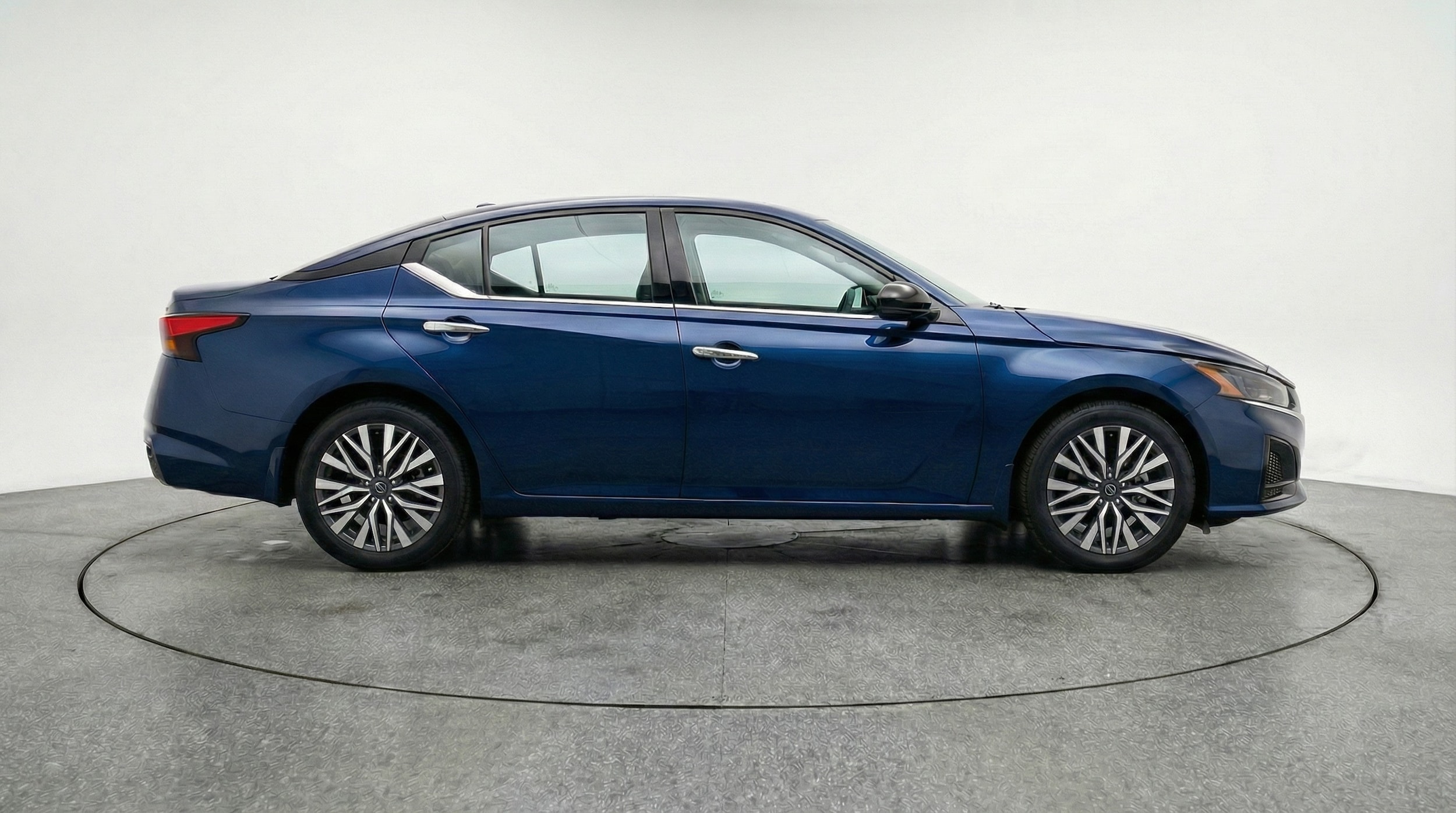 Thumbnail: 2025 Nissan Altima - 8