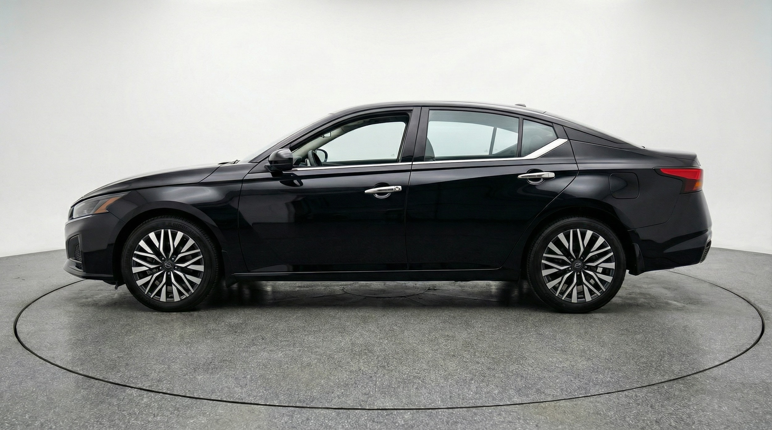 Thumbnail: 2025 Nissan Altima - 4