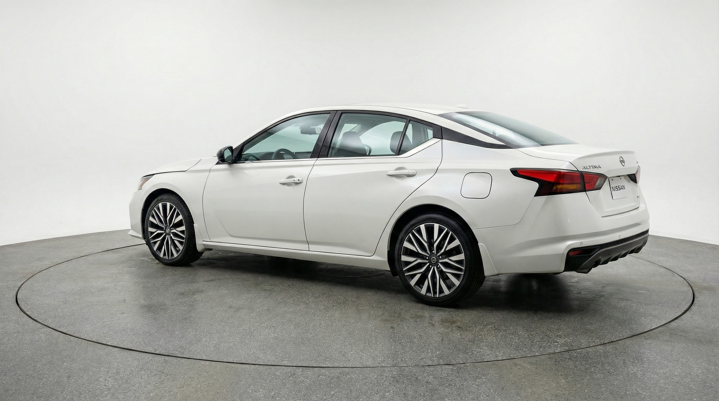 Thumbnail: 2025 Nissan Altima - 5