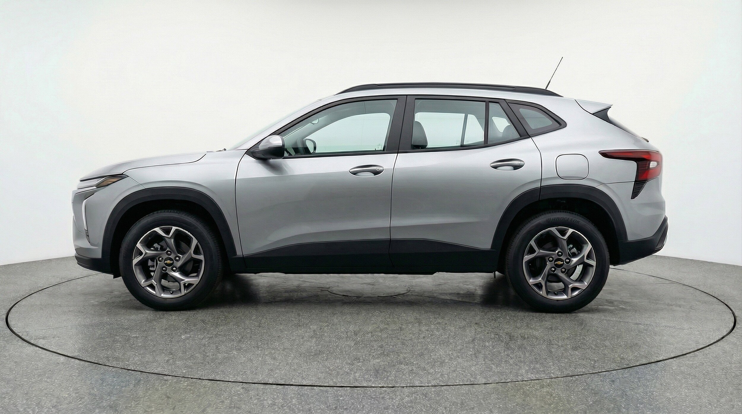 Thumbnail: 2025 Chevrolet Trax - 3