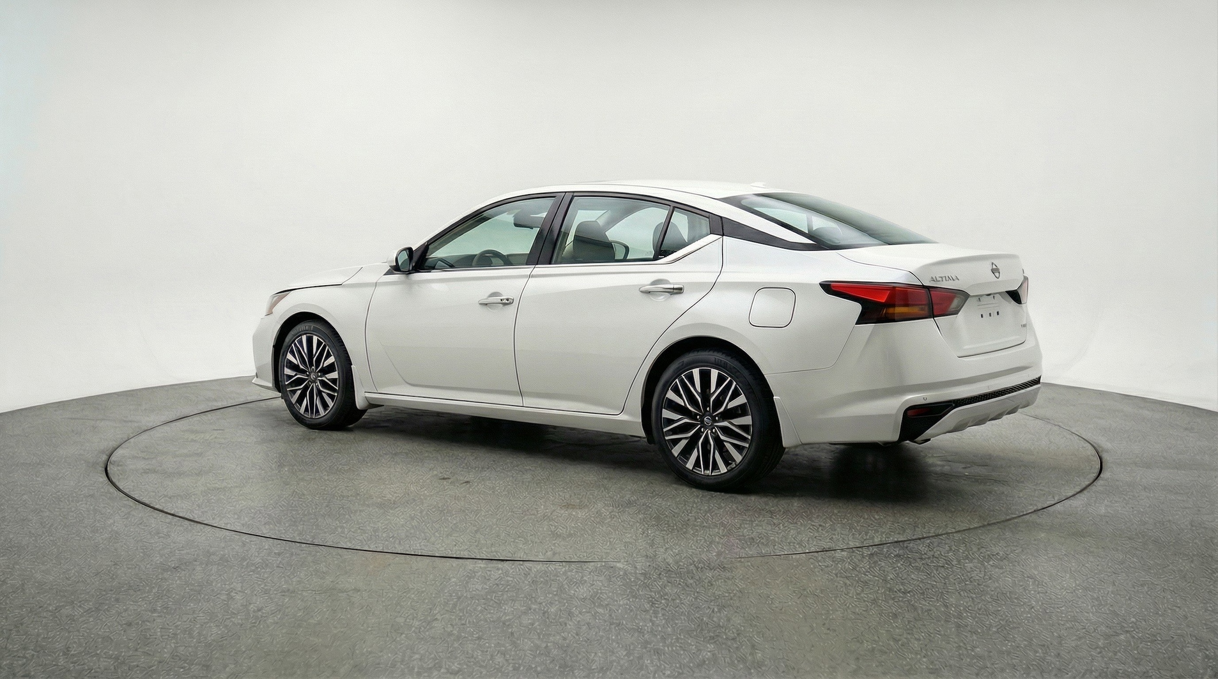 Thumbnail: 2025 Nissan Altima - 5