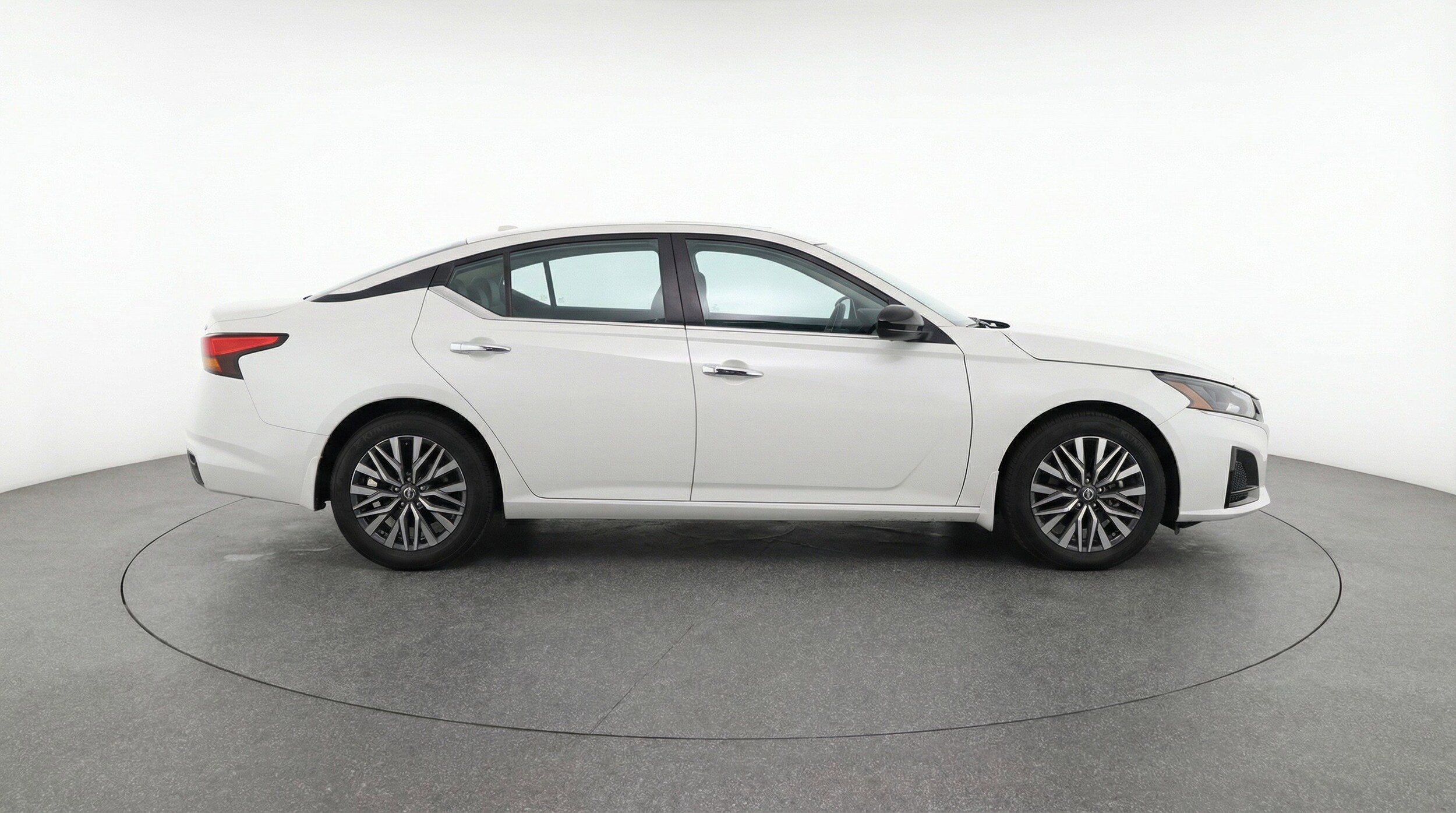 Thumbnail: 2025 Nissan Altima - 9