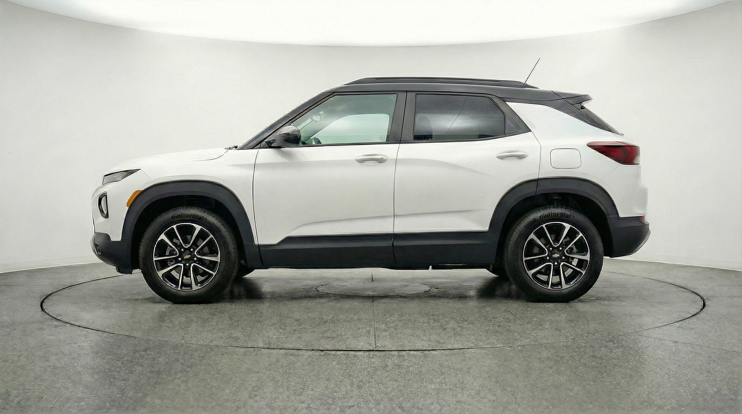 Thumbnail: 2025 Chevrolet TrailBlazer - 3