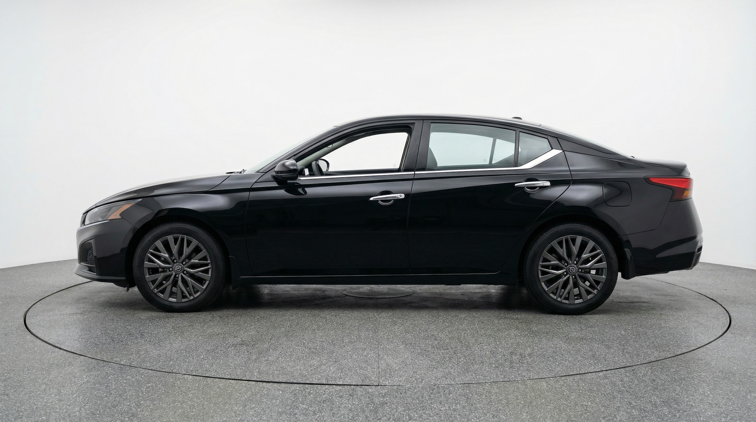 Thumbnail: 2025 Nissan Altima - 4