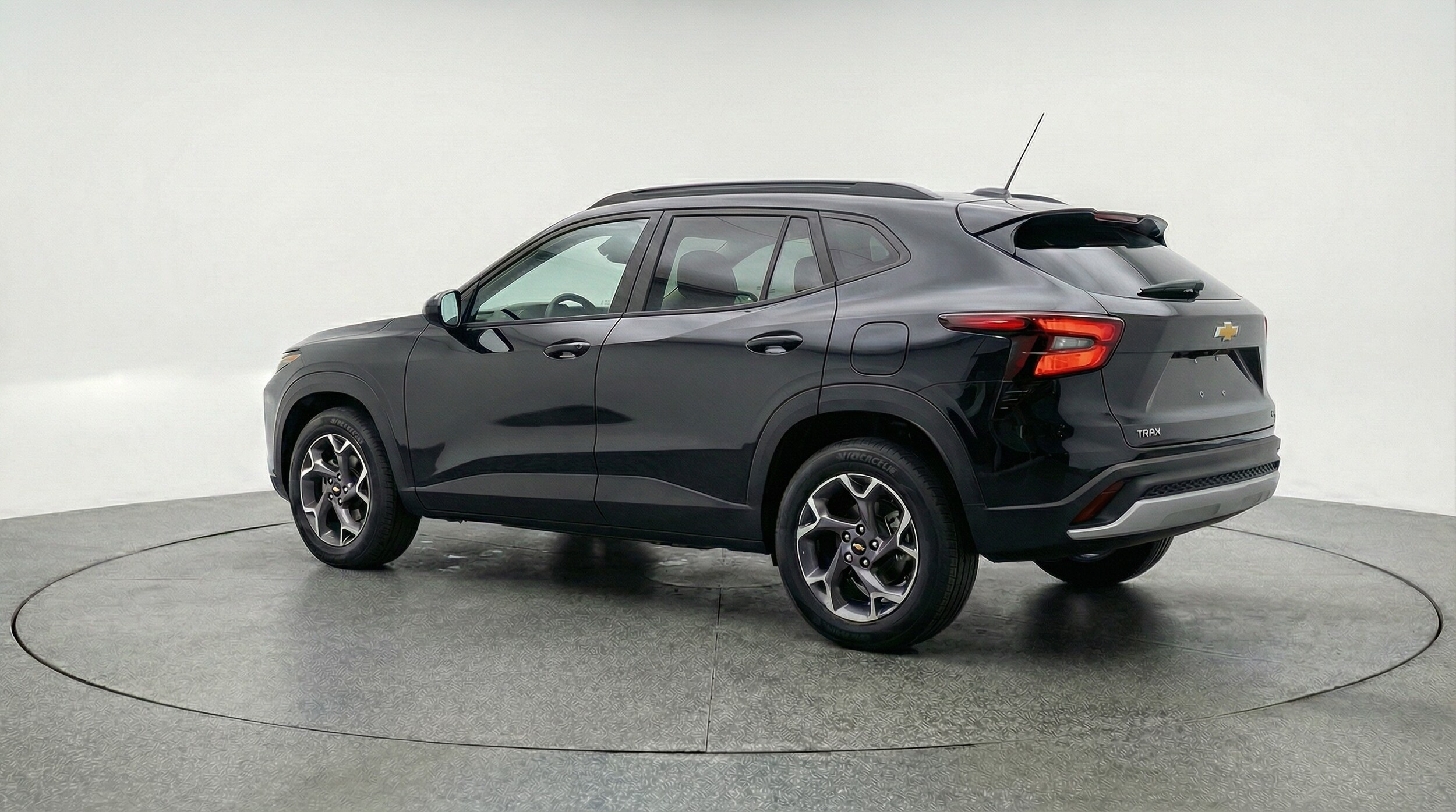 Thumbnail: 2025 Chevrolet Trax - 5