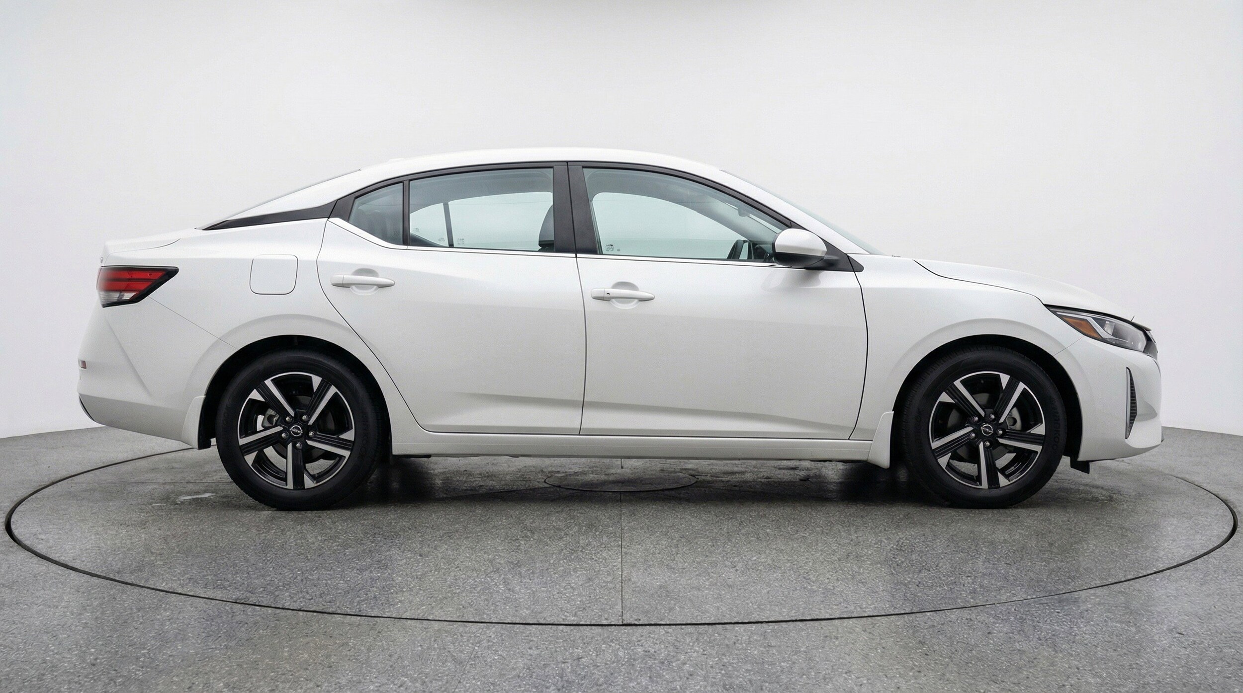 Thumbnail: 2025 Nissan Sentra - 9