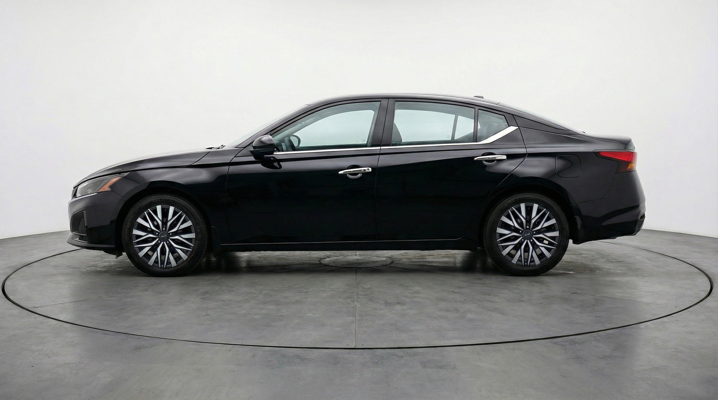 Thumbnail: 2025 Nissan Altima - 3