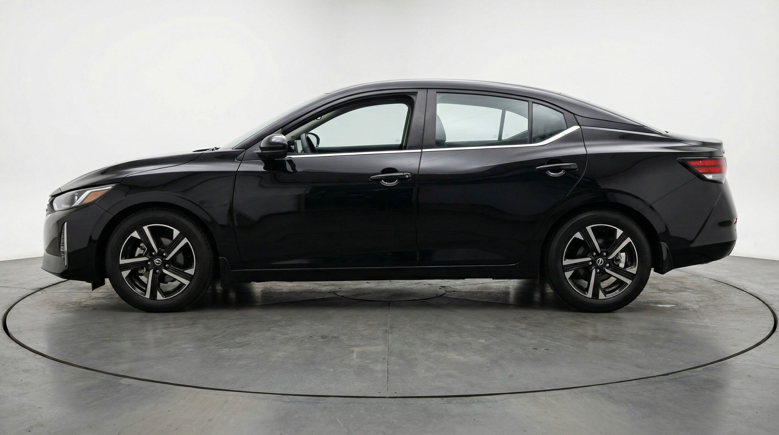 Thumbnail: 2025 Nissan Sentra - 3