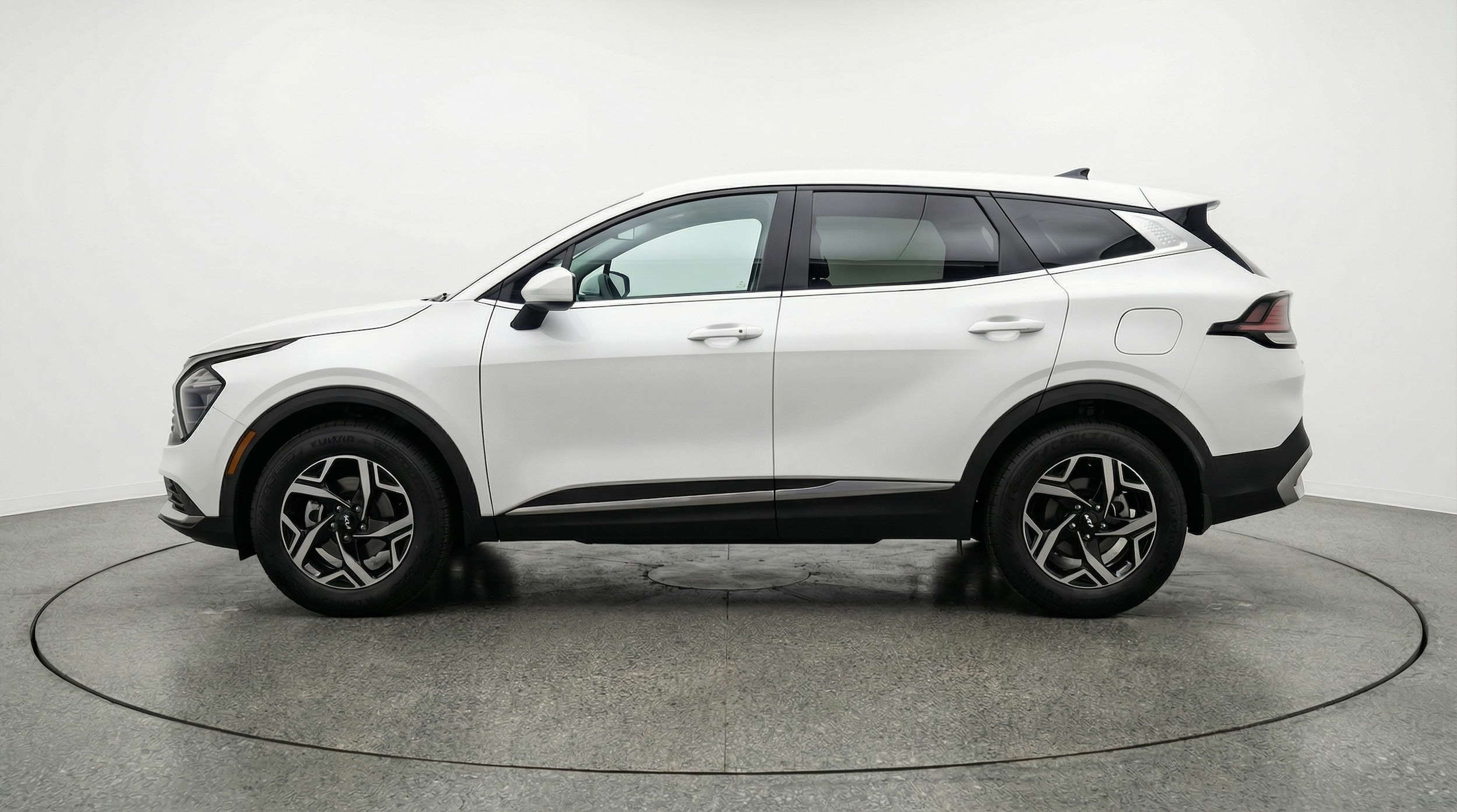 Thumbnail: 2025 Kia Sportage - 4