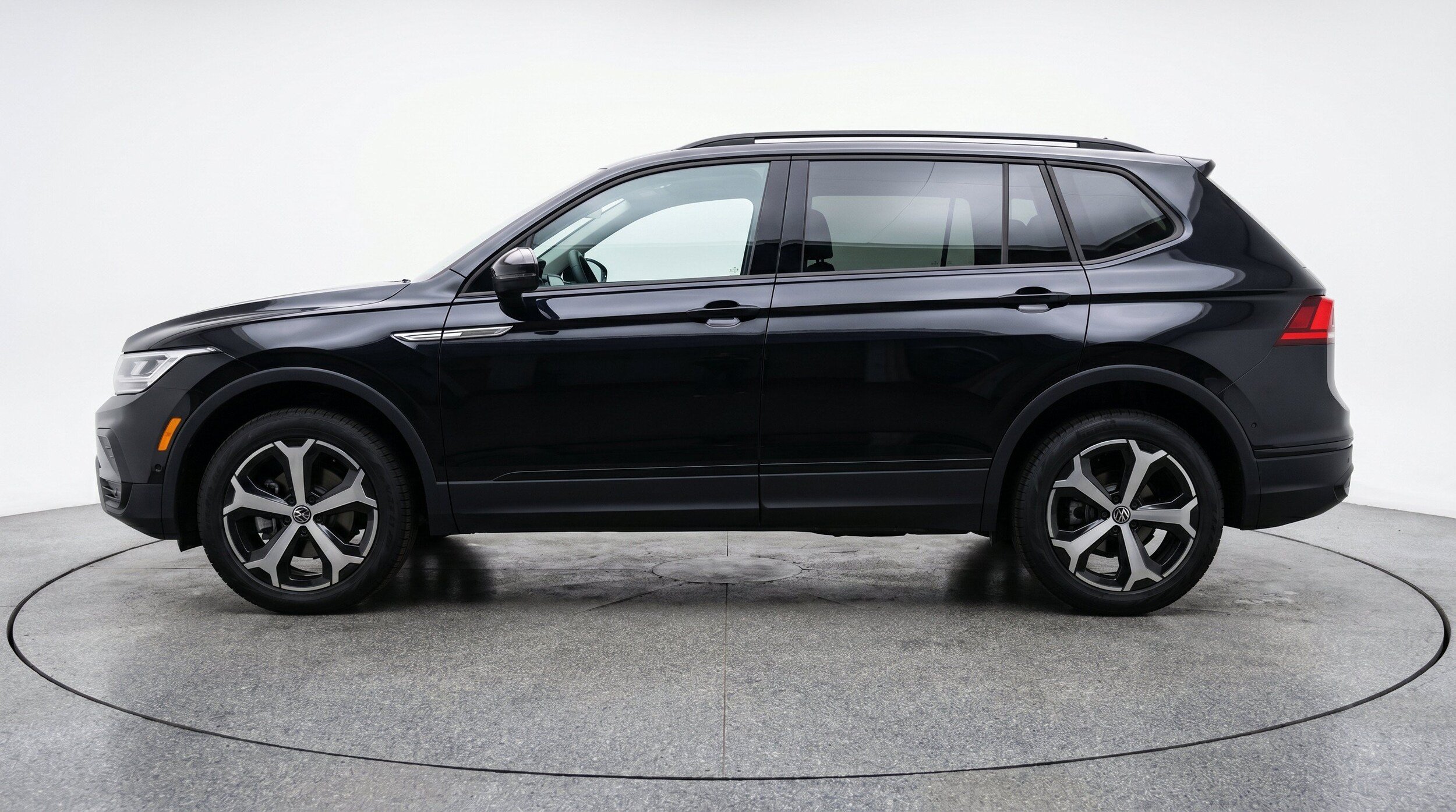 Thumbnail: 2026 Volkswagen Tiguan - 5