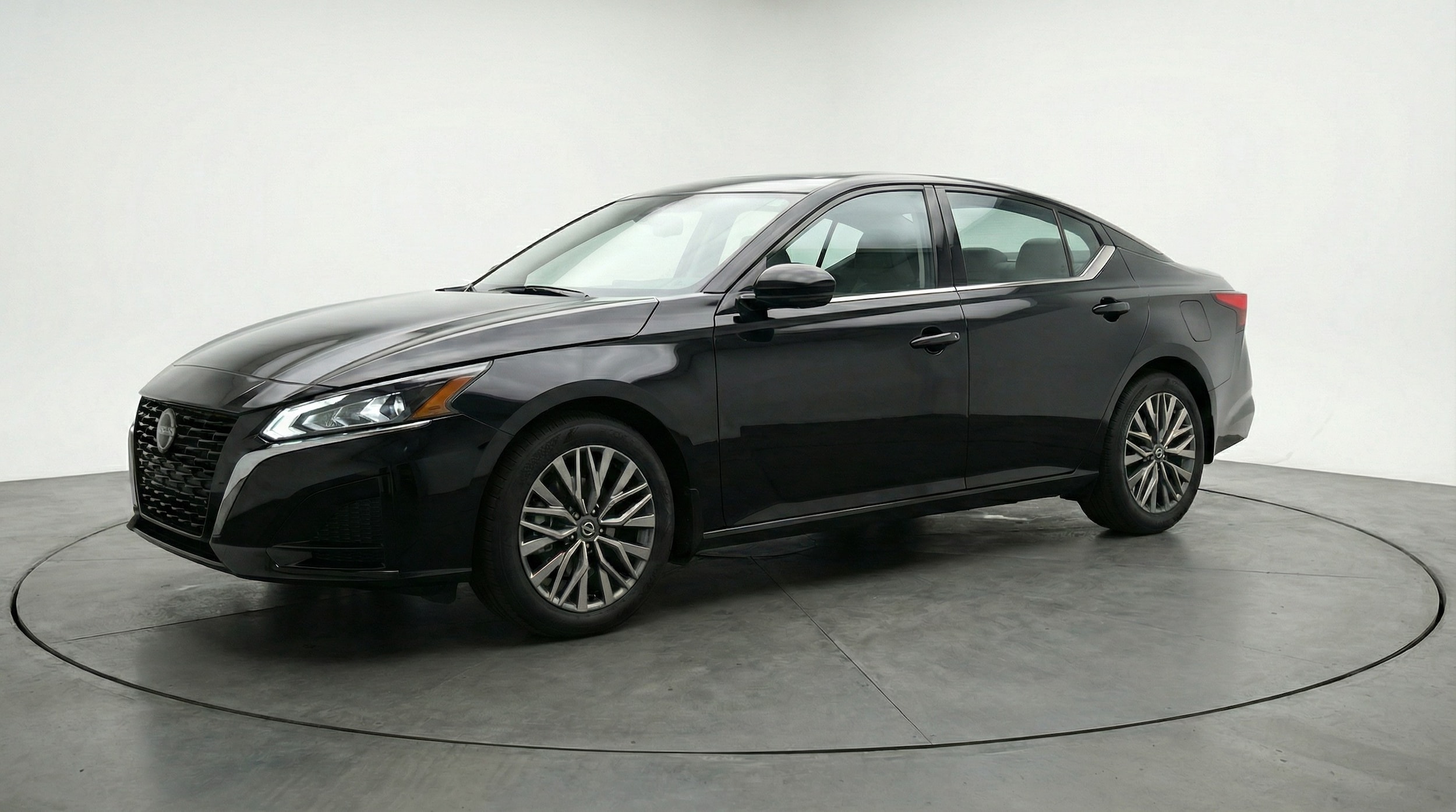 Thumbnail: 2025 Nissan Altima - 3