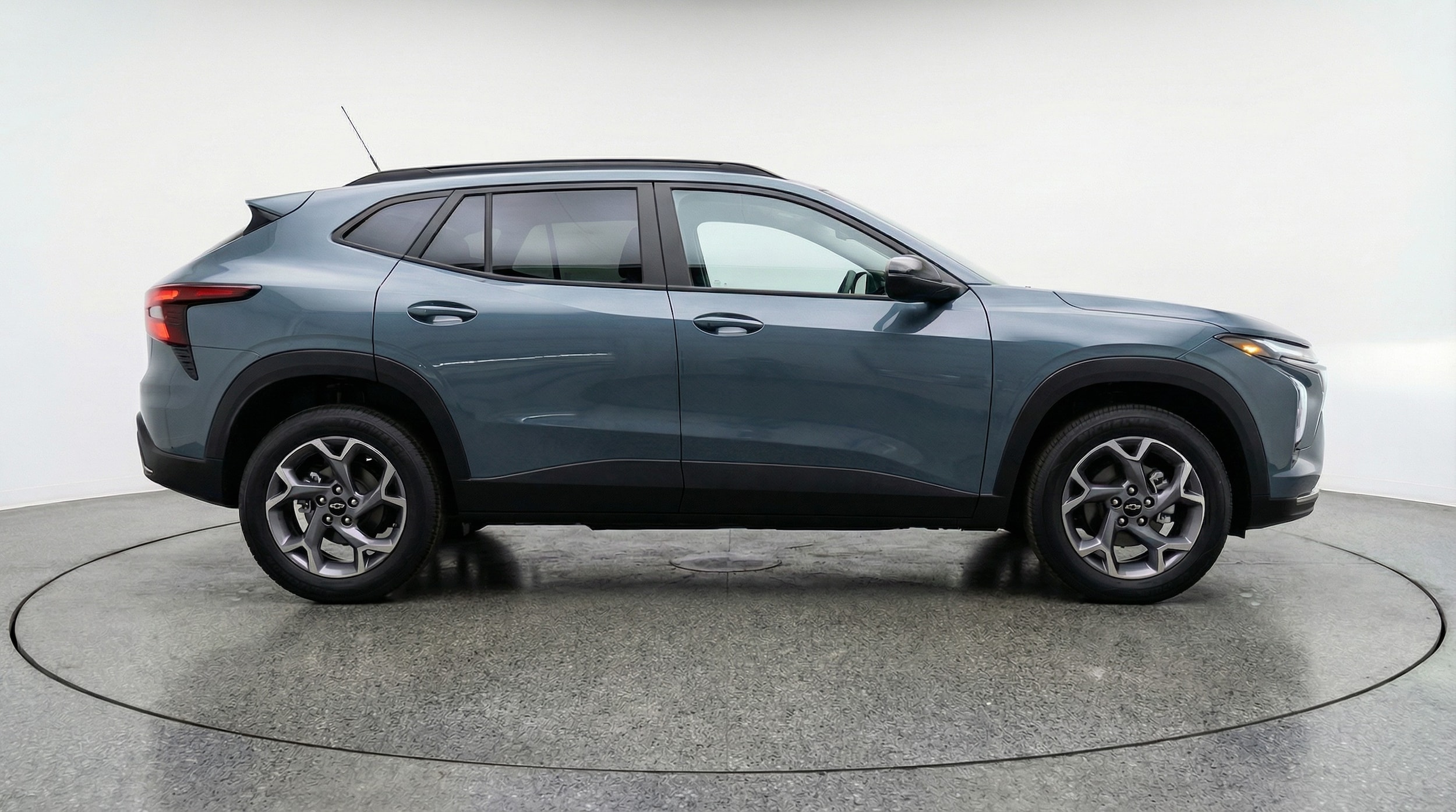 Thumbnail: 2025 Chevrolet Trax - 8