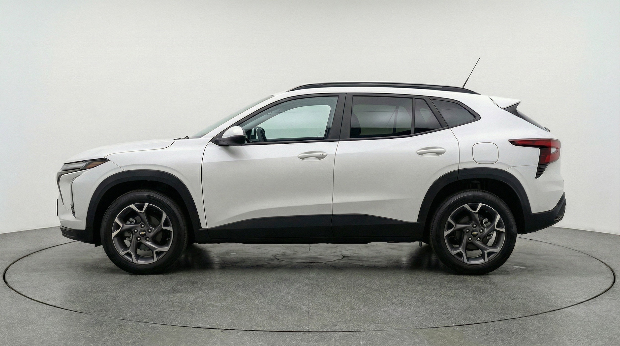 Thumbnail: 2025 Chevrolet Trax - 3