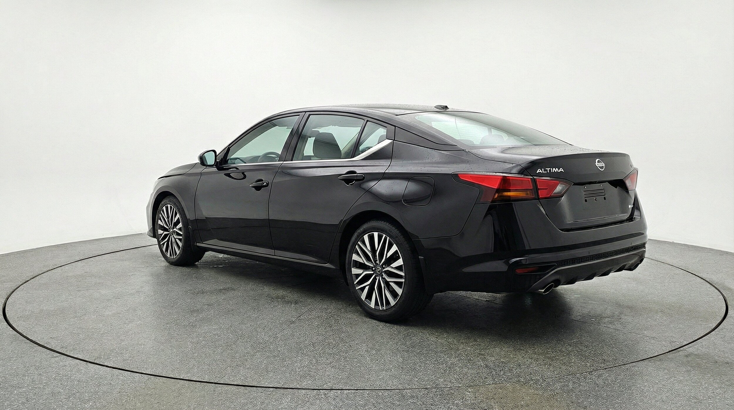 Thumbnail: 2025 Nissan Altima - 5