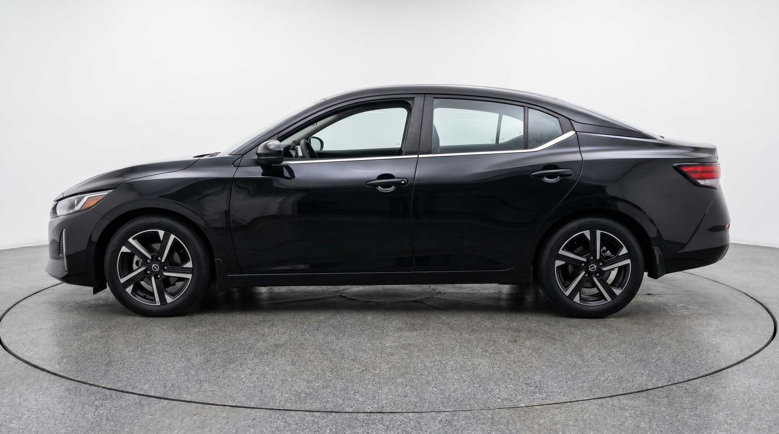 Thumbnail: 2025 Nissan Sentra - 3