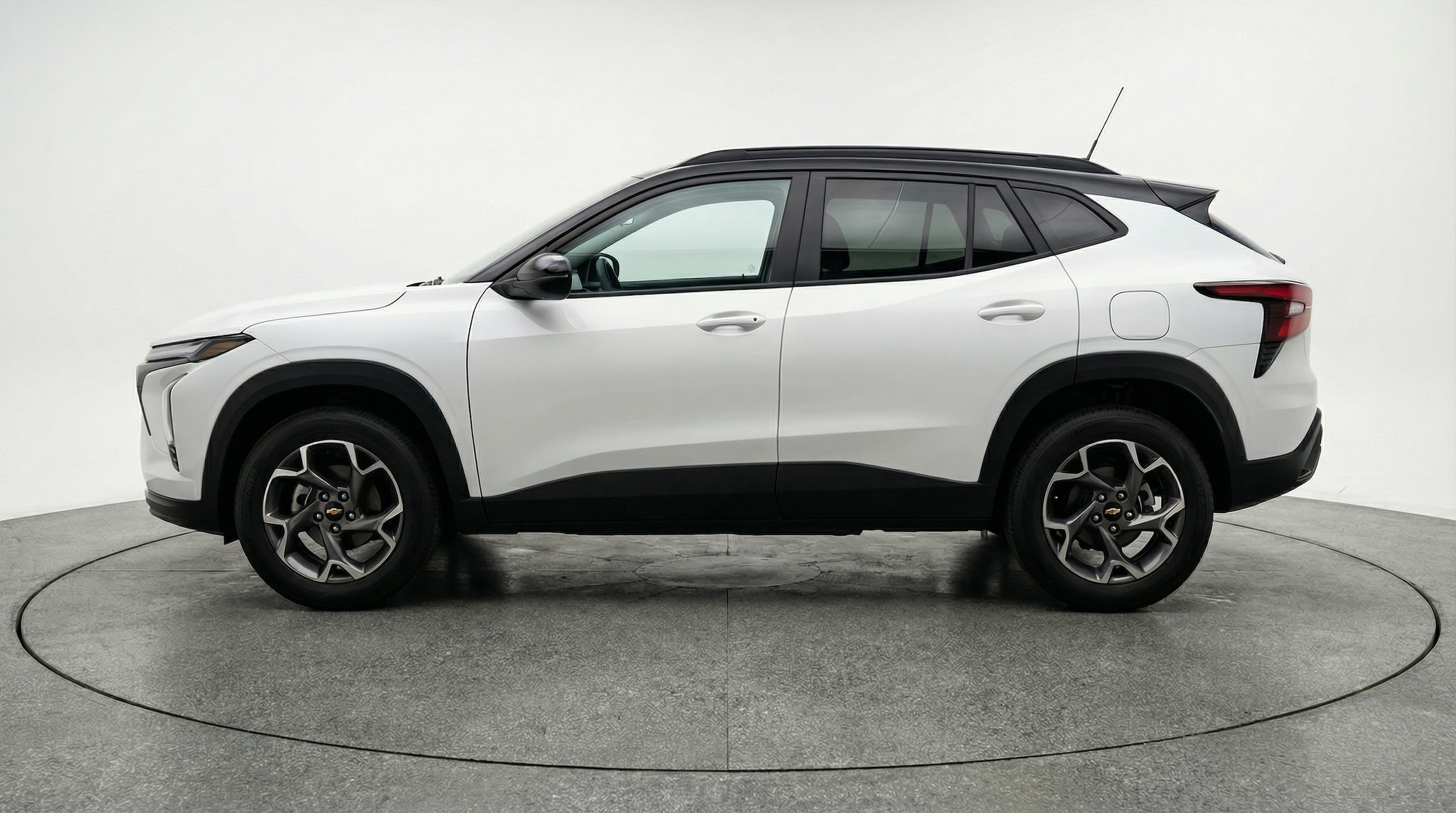 Thumbnail: 2025 Chevrolet Trax - 4