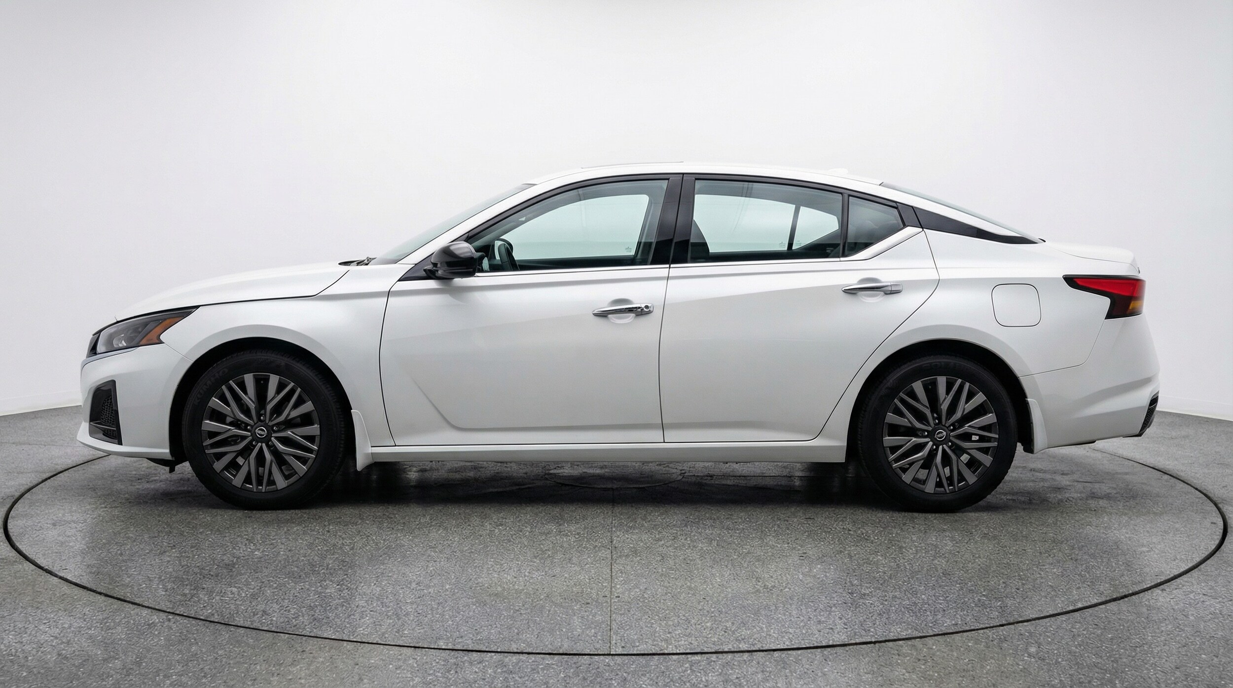 Thumbnail: 2025 Nissan Altima - 4