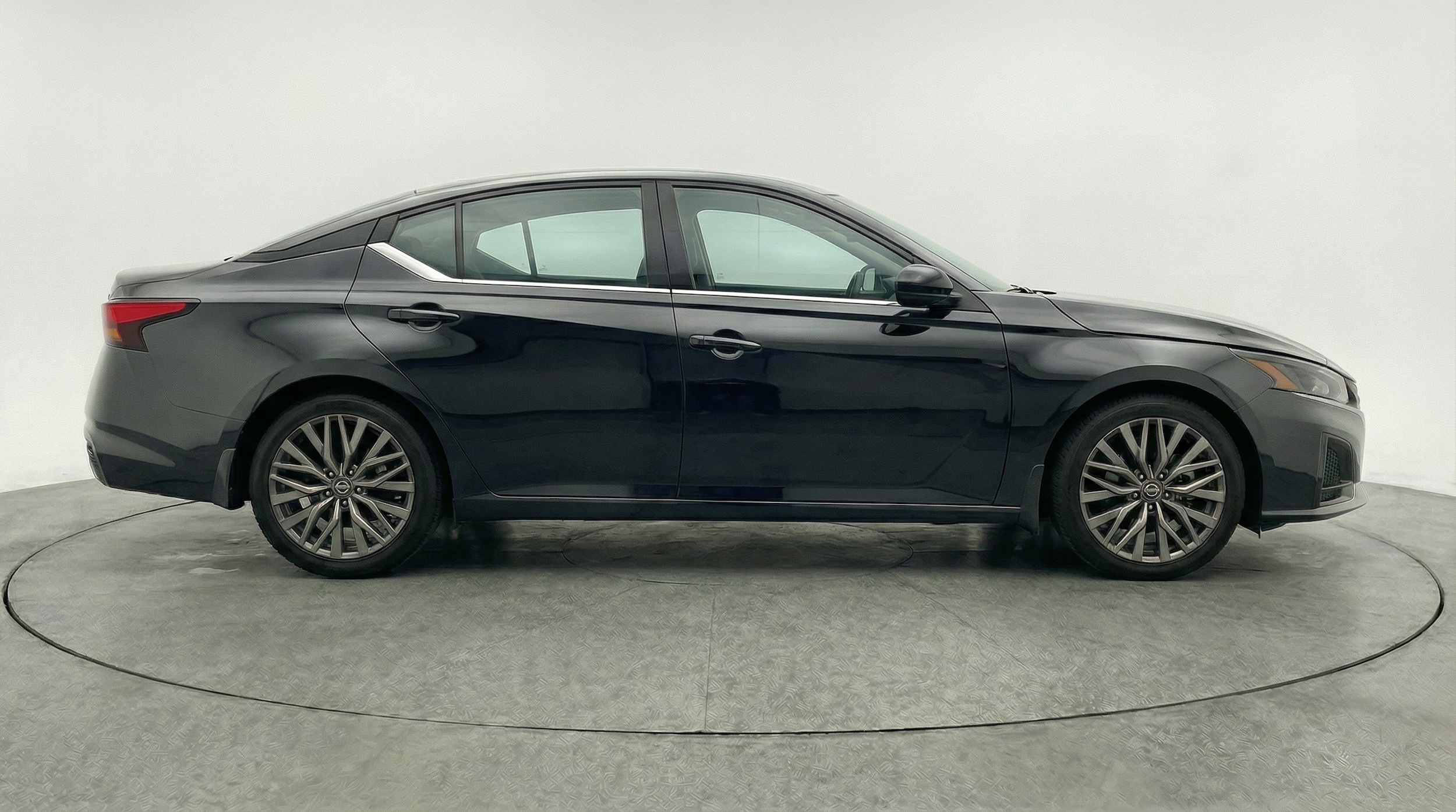 Thumbnail: 2025 Nissan Altima - 8