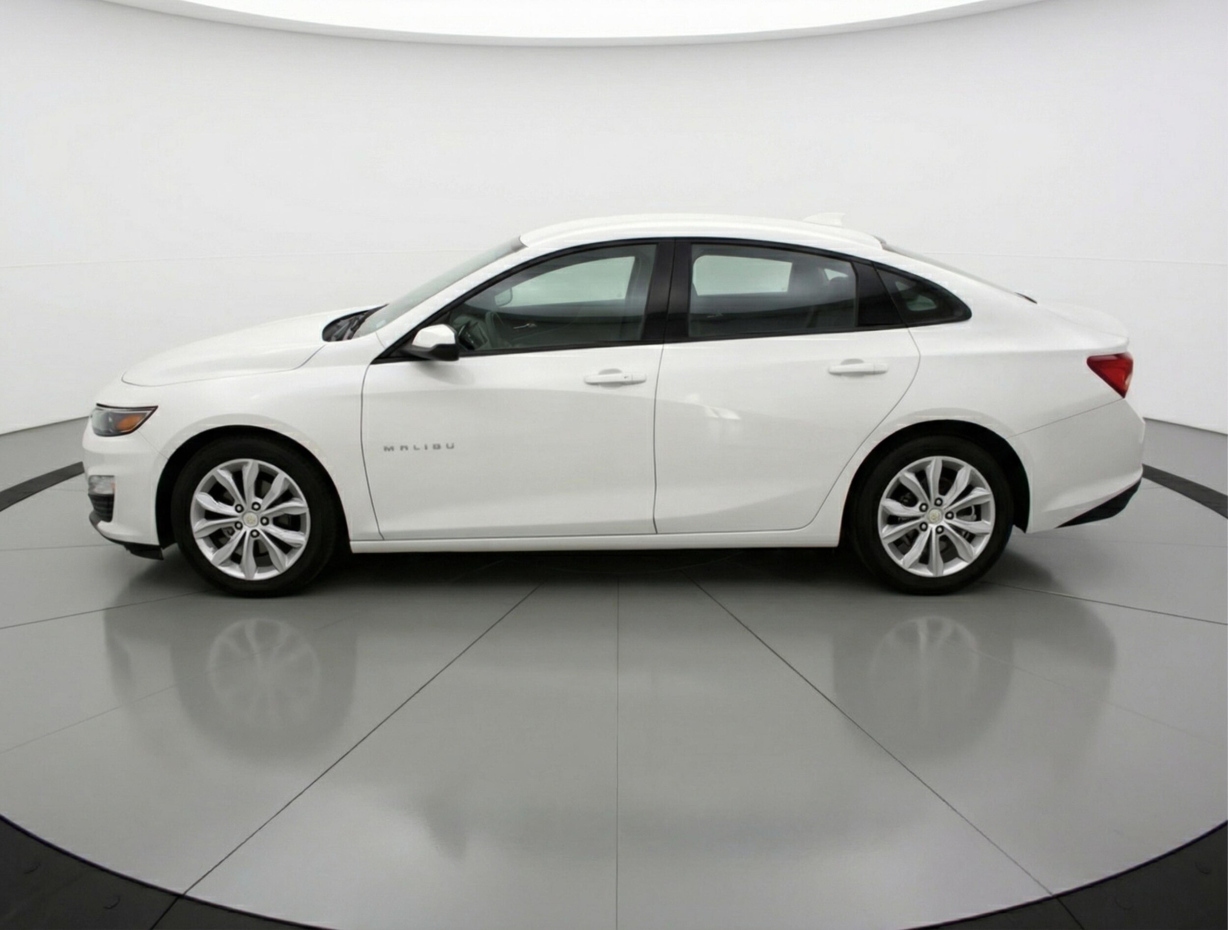 Thumbnail: 2024 Chevrolet Malibu - 4