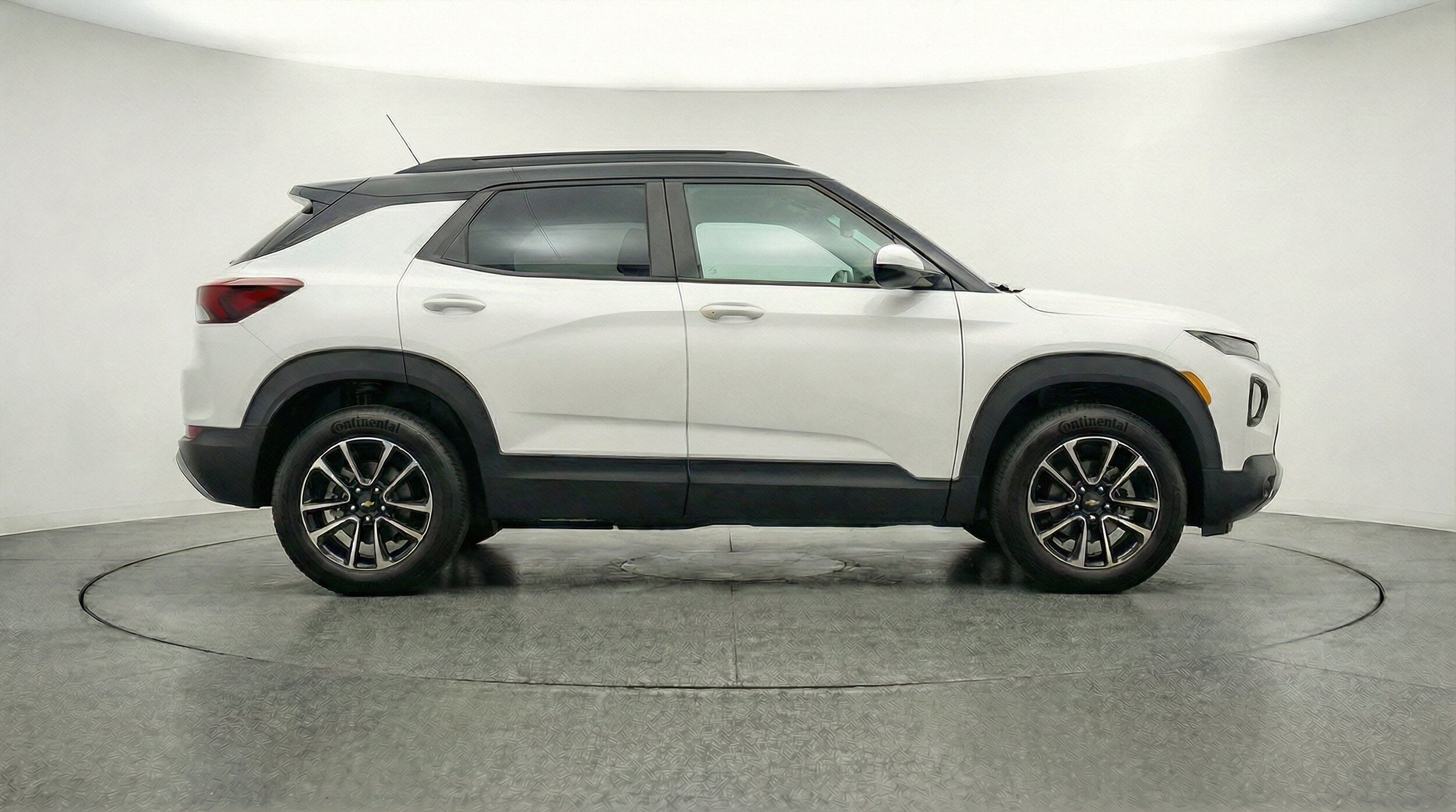 Thumbnail: 2025 Chevrolet TrailBlazer - 9
