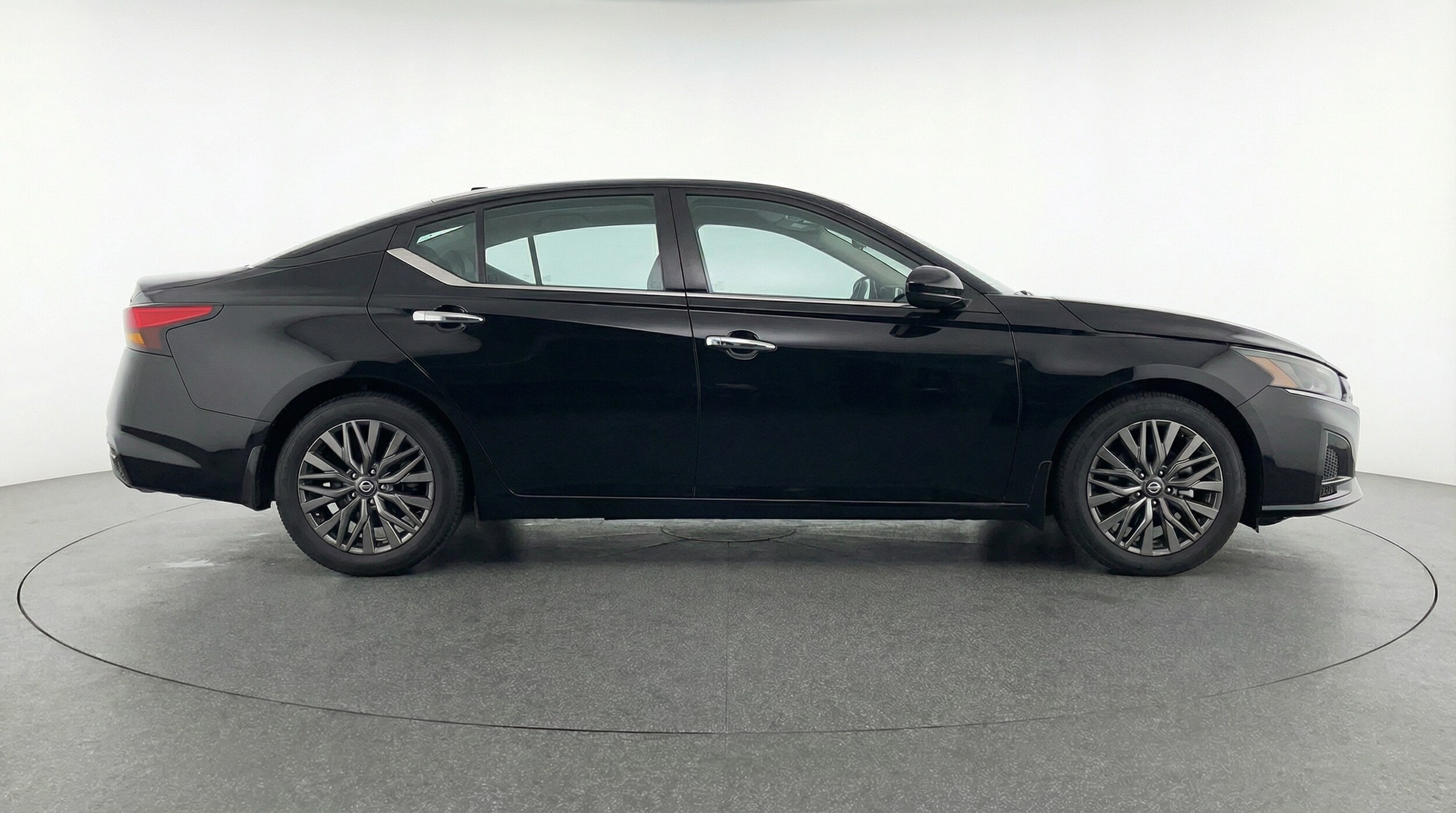 Thumbnail: 2025 Nissan Altima - 8