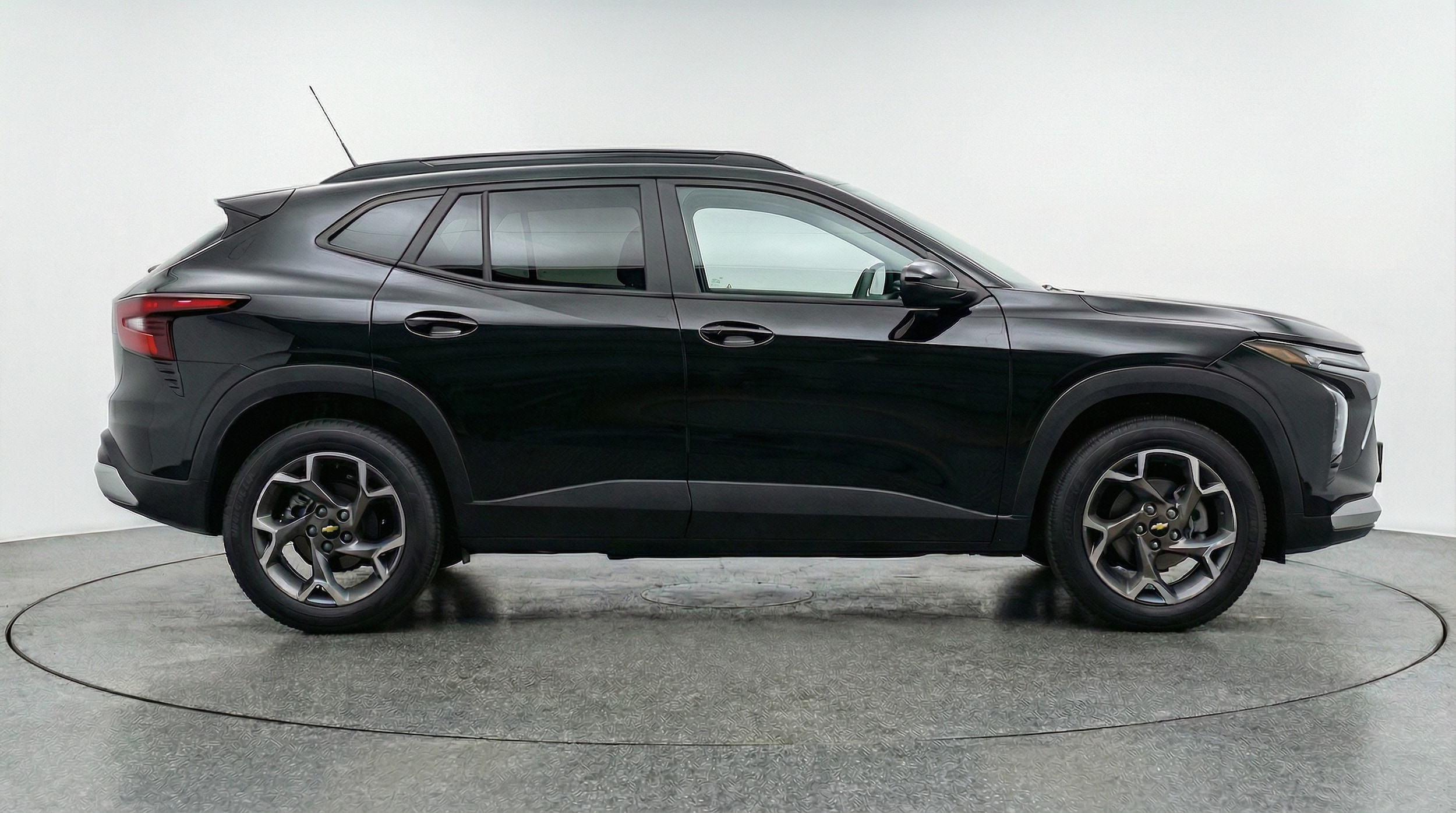 Thumbnail: 2025 Chevrolet Trax - 8