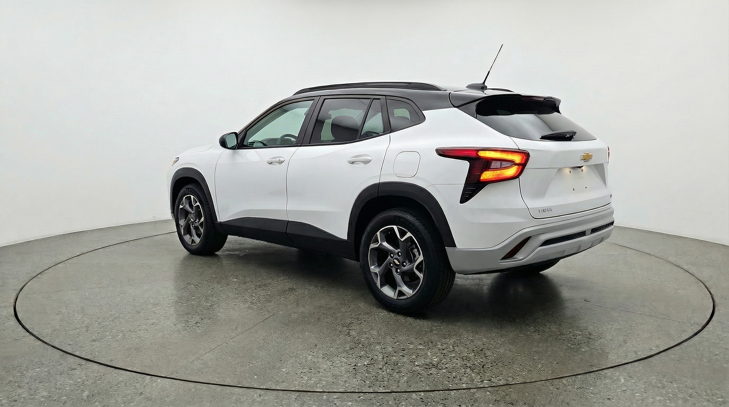 Thumbnail: 2025 Chevrolet Trax - 5