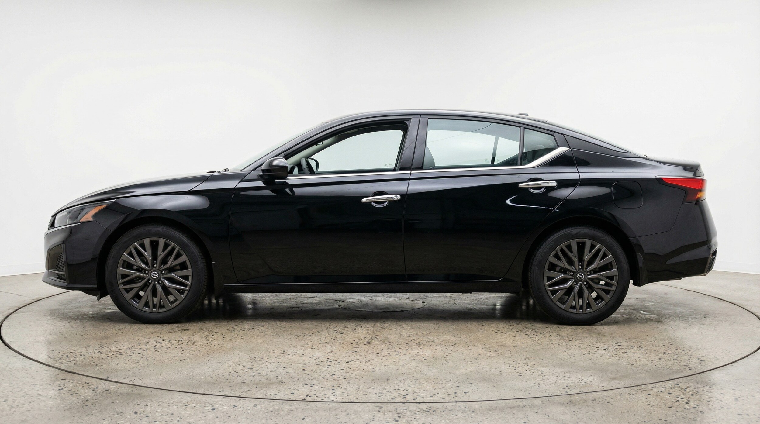 Thumbnail: 2025 Nissan Altima - 4