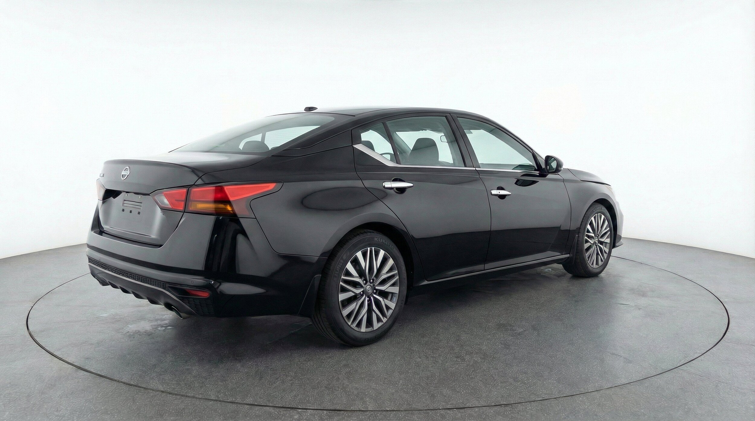 Thumbnail: 2025 Nissan Altima - 9