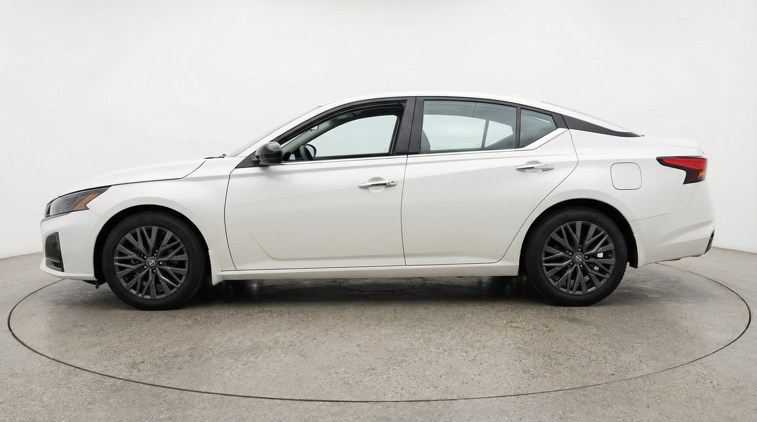 Thumbnail: 2025 Nissan Altima - 4