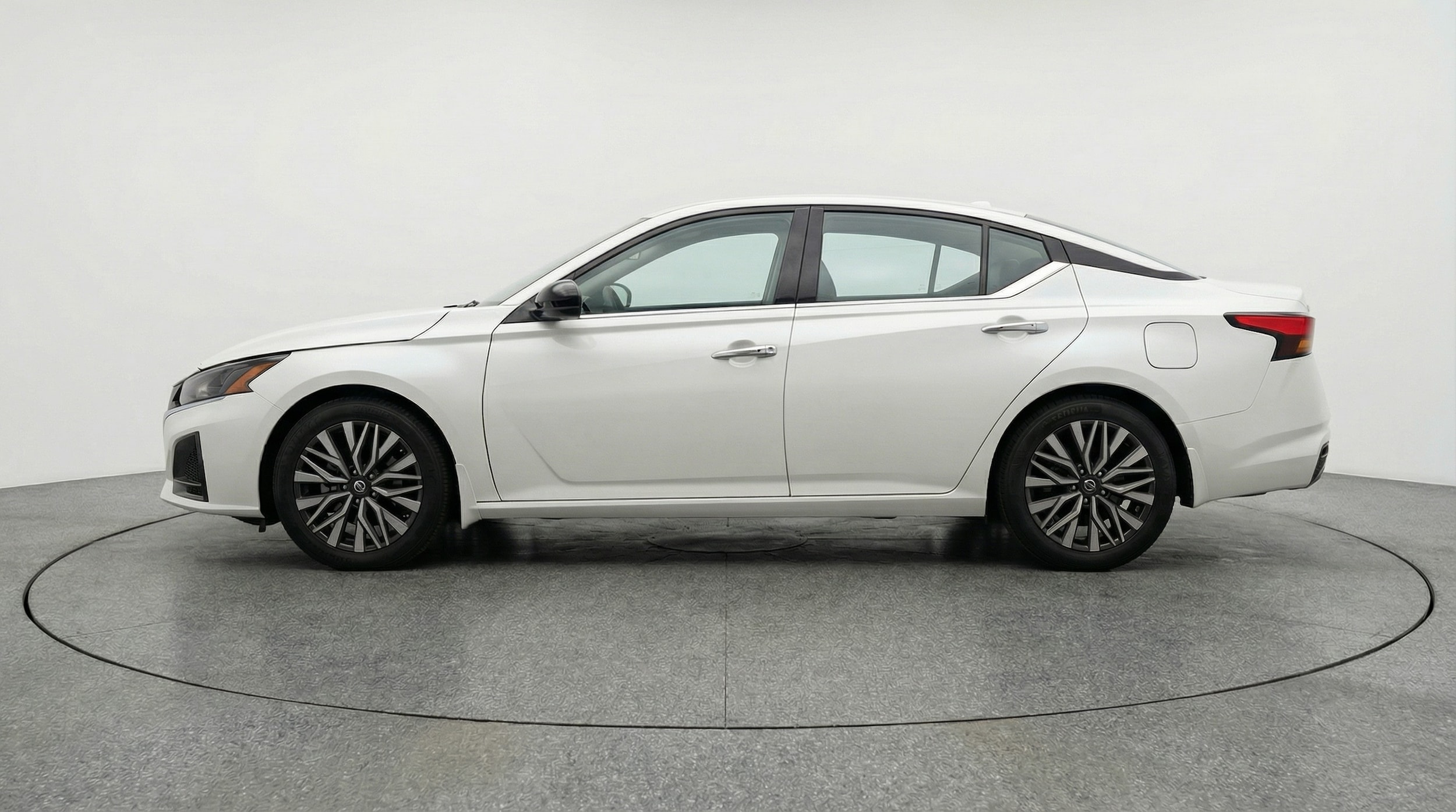 Thumbnail: 2025 Nissan Altima - 4