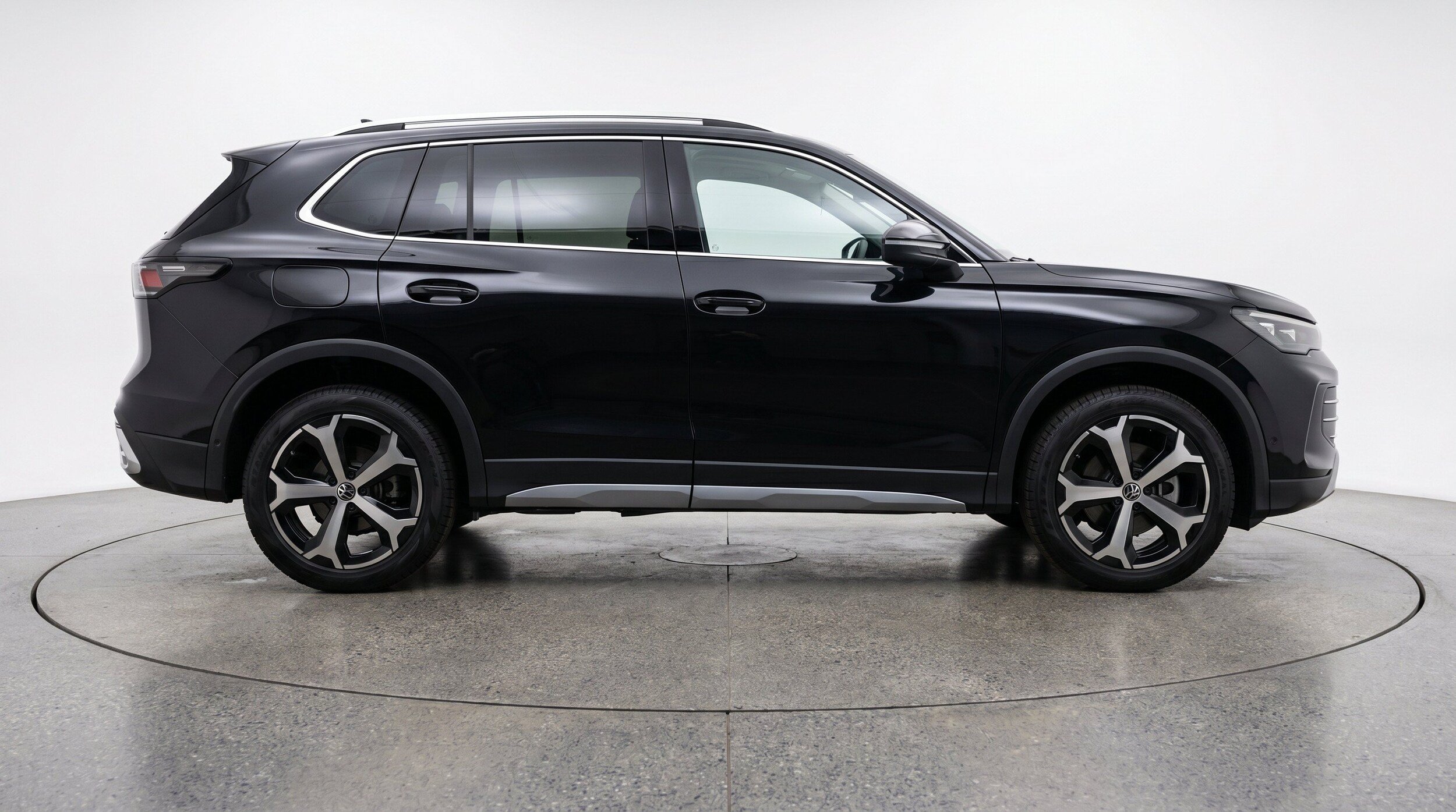 Thumbnail: 2026 Volkswagen Tiguan - 10