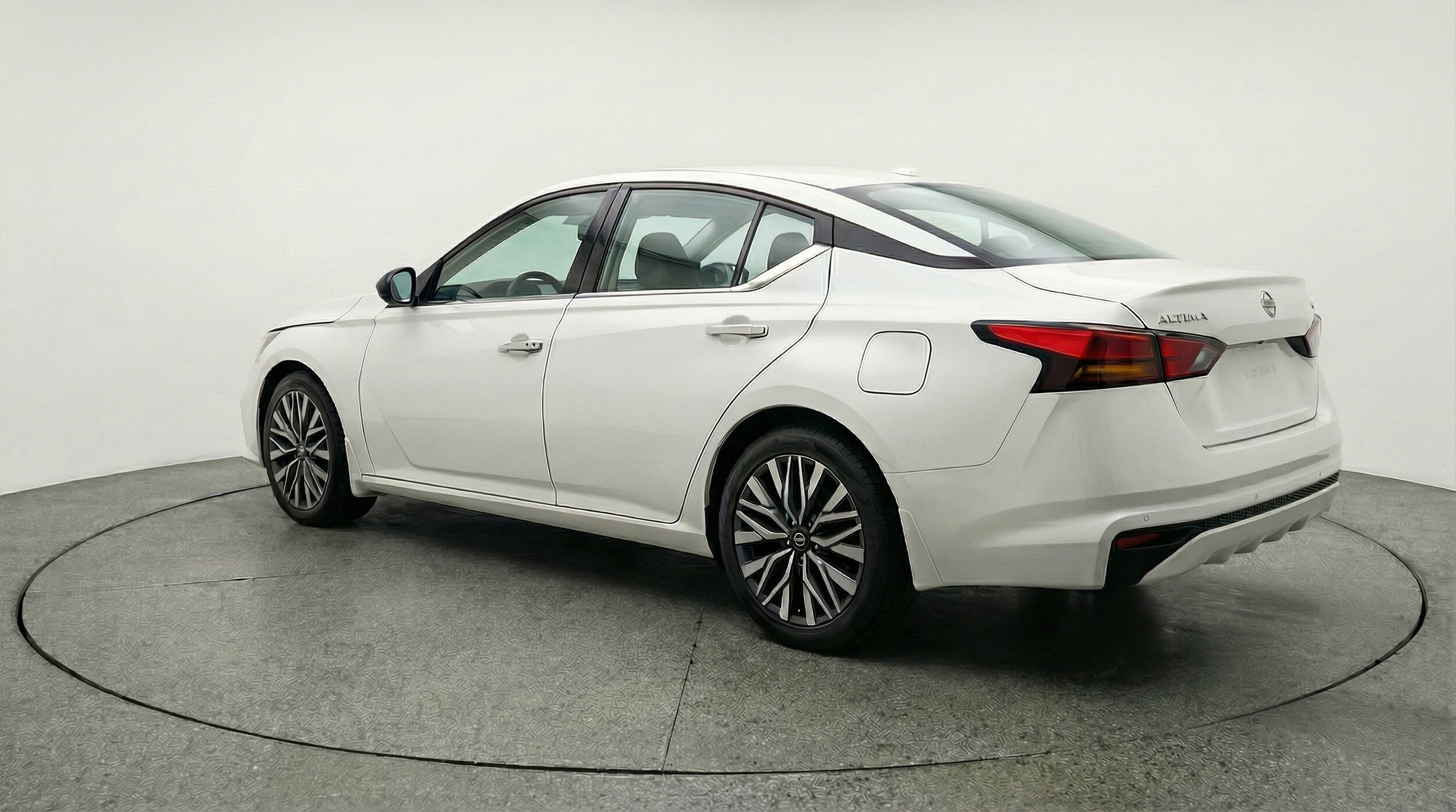 Thumbnail: 2025 Nissan Altima - 5