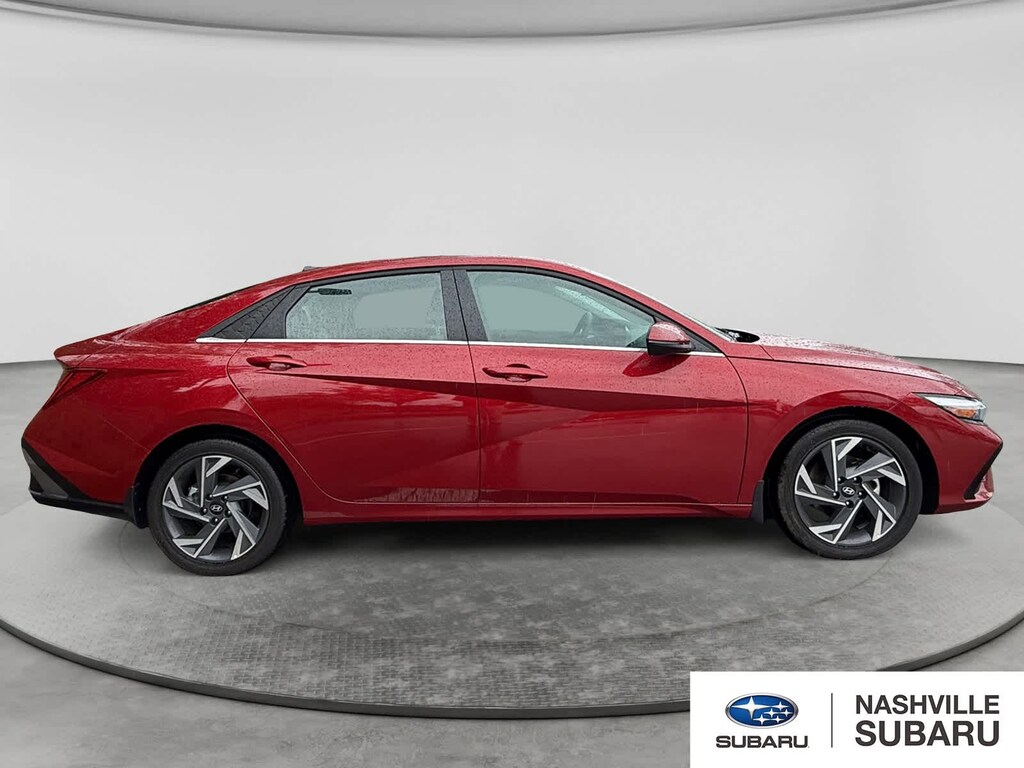 Used 2025 Hyundai Elantra Limited IVT
