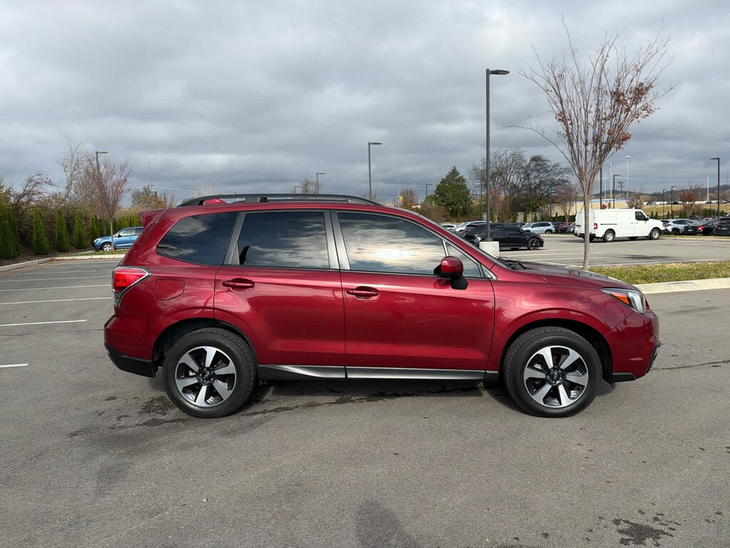 Used 2017 Subaru Forester Premium 2.5i CVT