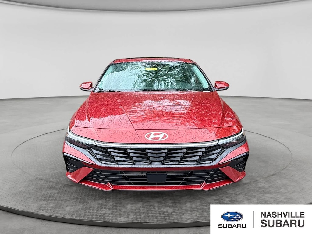 Used 2025 Hyundai Elantra Limited IVT