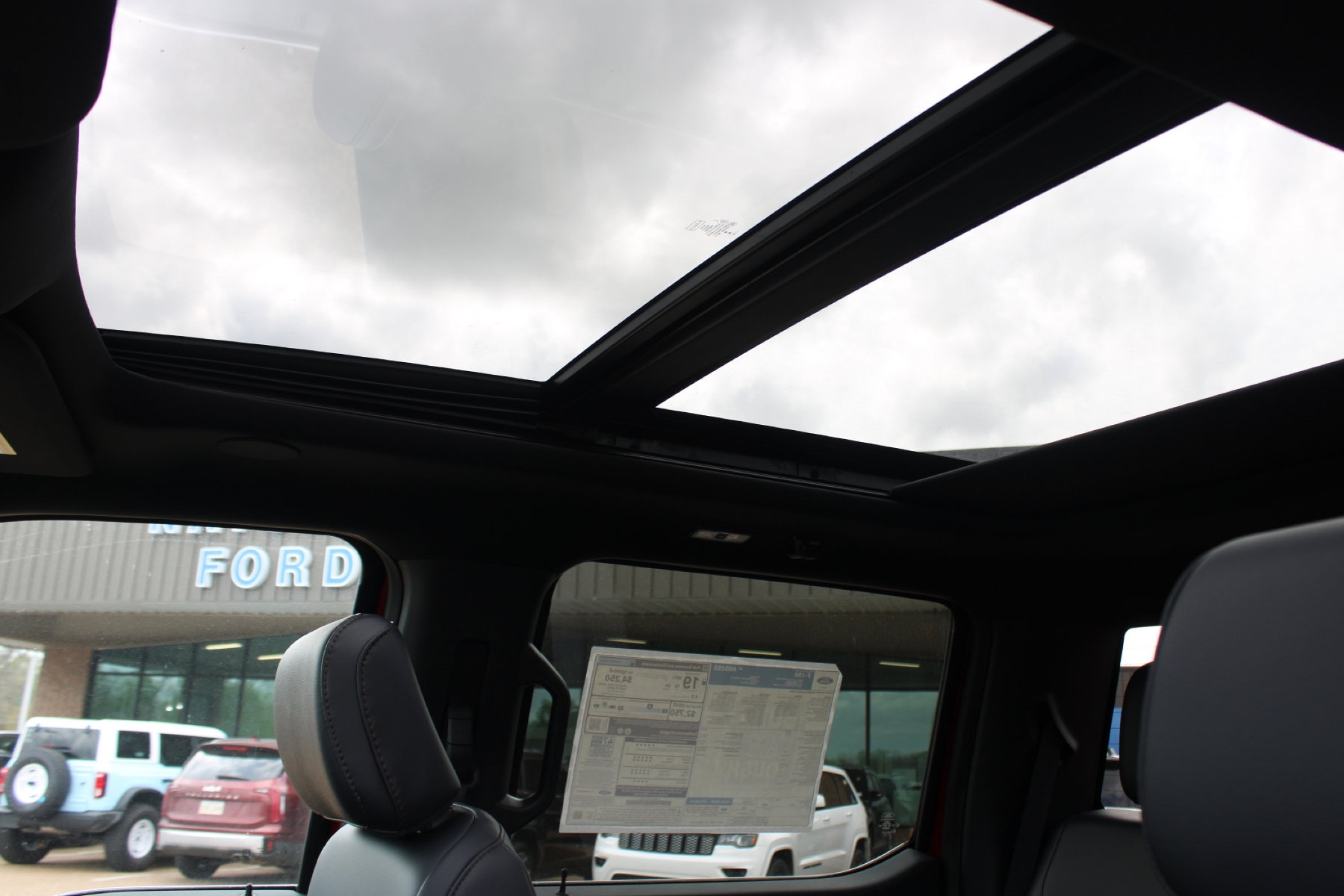 2025 Ford F-150 Lariat - Photo 6
