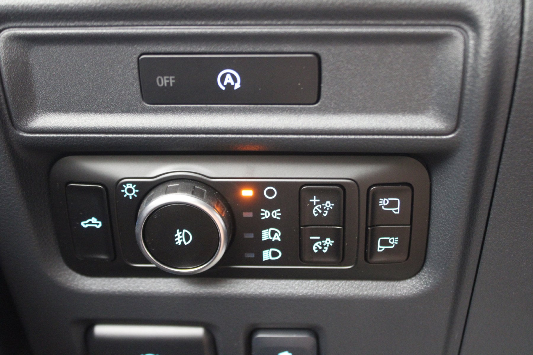 2025 Ford F-150 Lariat - Photo 11