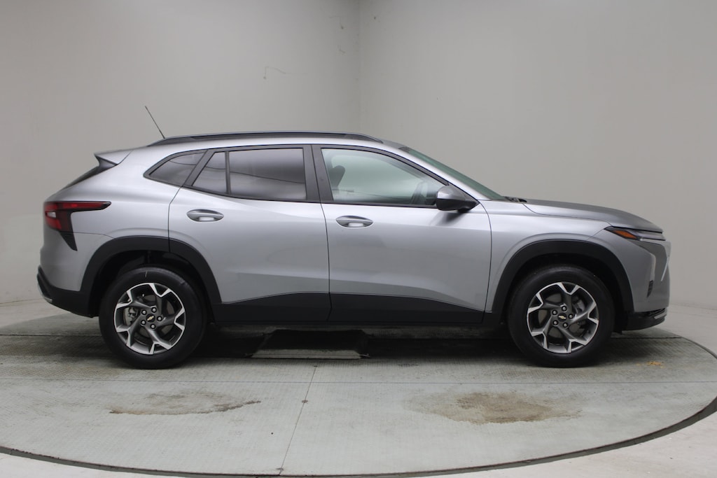 Used 2024 Chevrolet Trax LT SUV