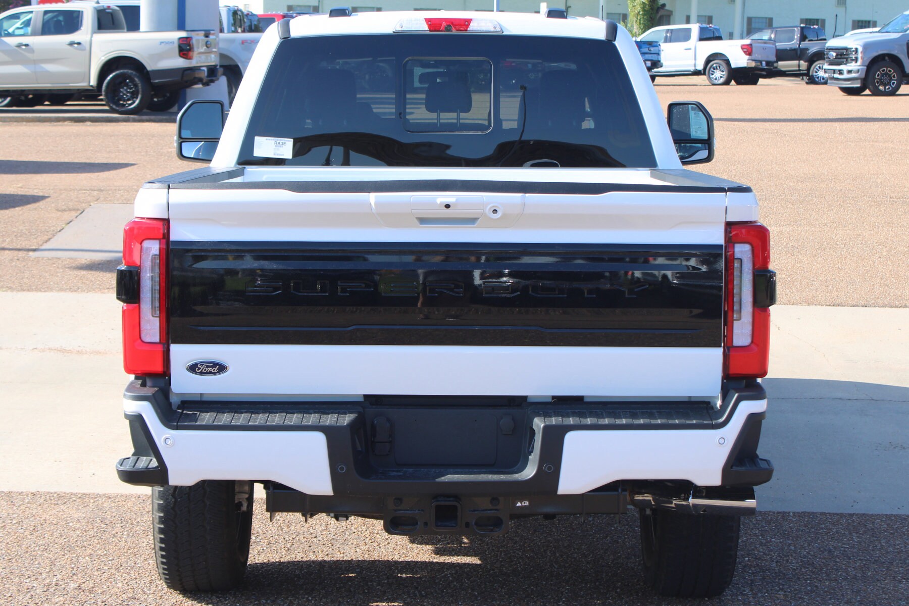 2025 Ford F-250 Super Duty Platinum - Photo 27