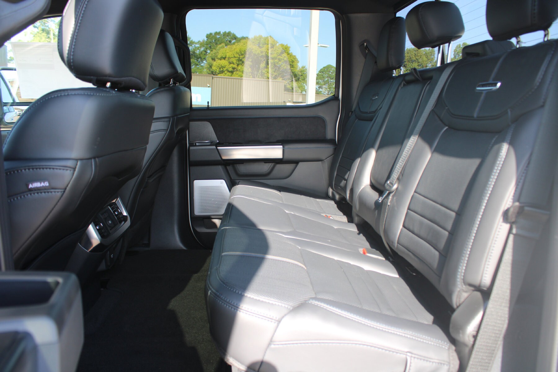 2025 Ford F-250 Super Duty Platinum - Photo 20