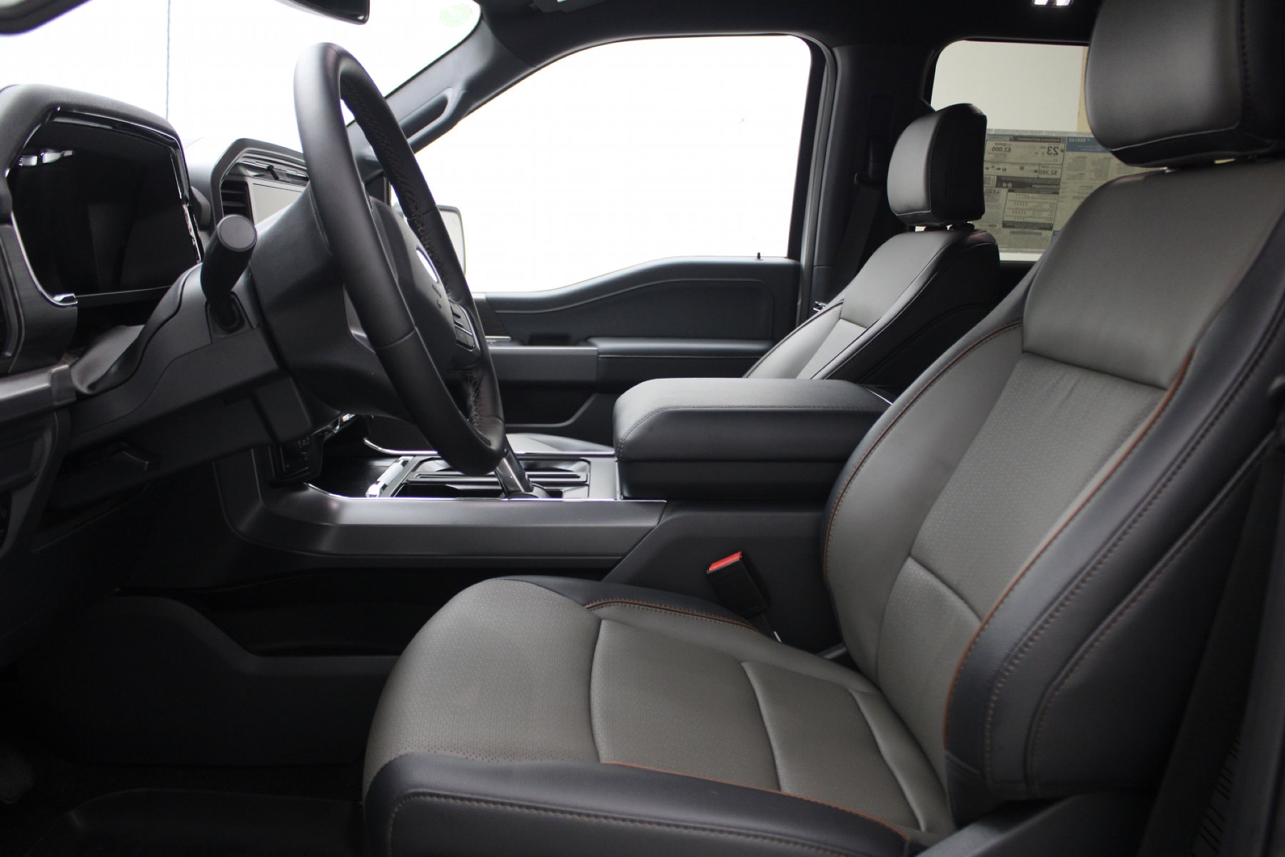 2025 Ford F-150 Lariat - Photo 18