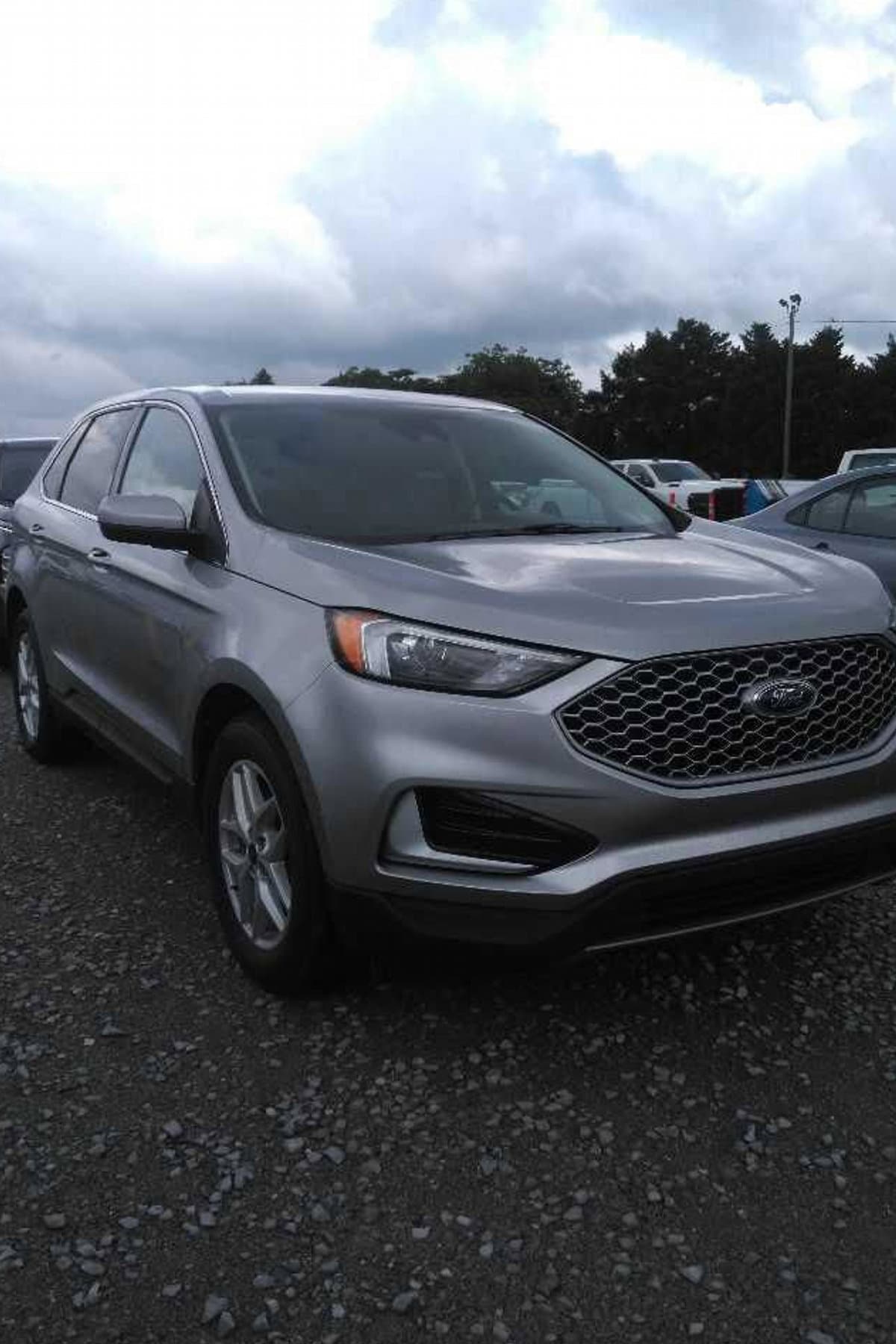 2024 Ford Edge SEL AWD's photo