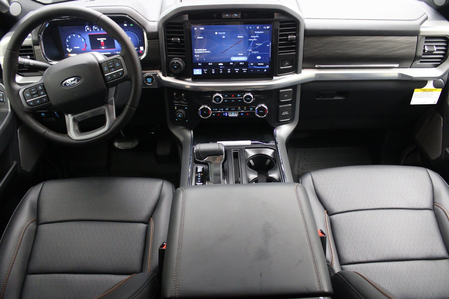 2025 Ford F-150 Lariat photo 2