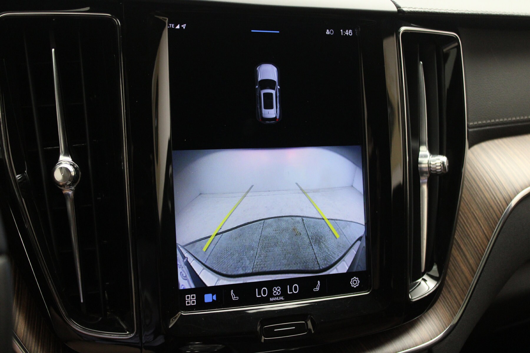 2022 Volvo XC60 Inscription photo 3