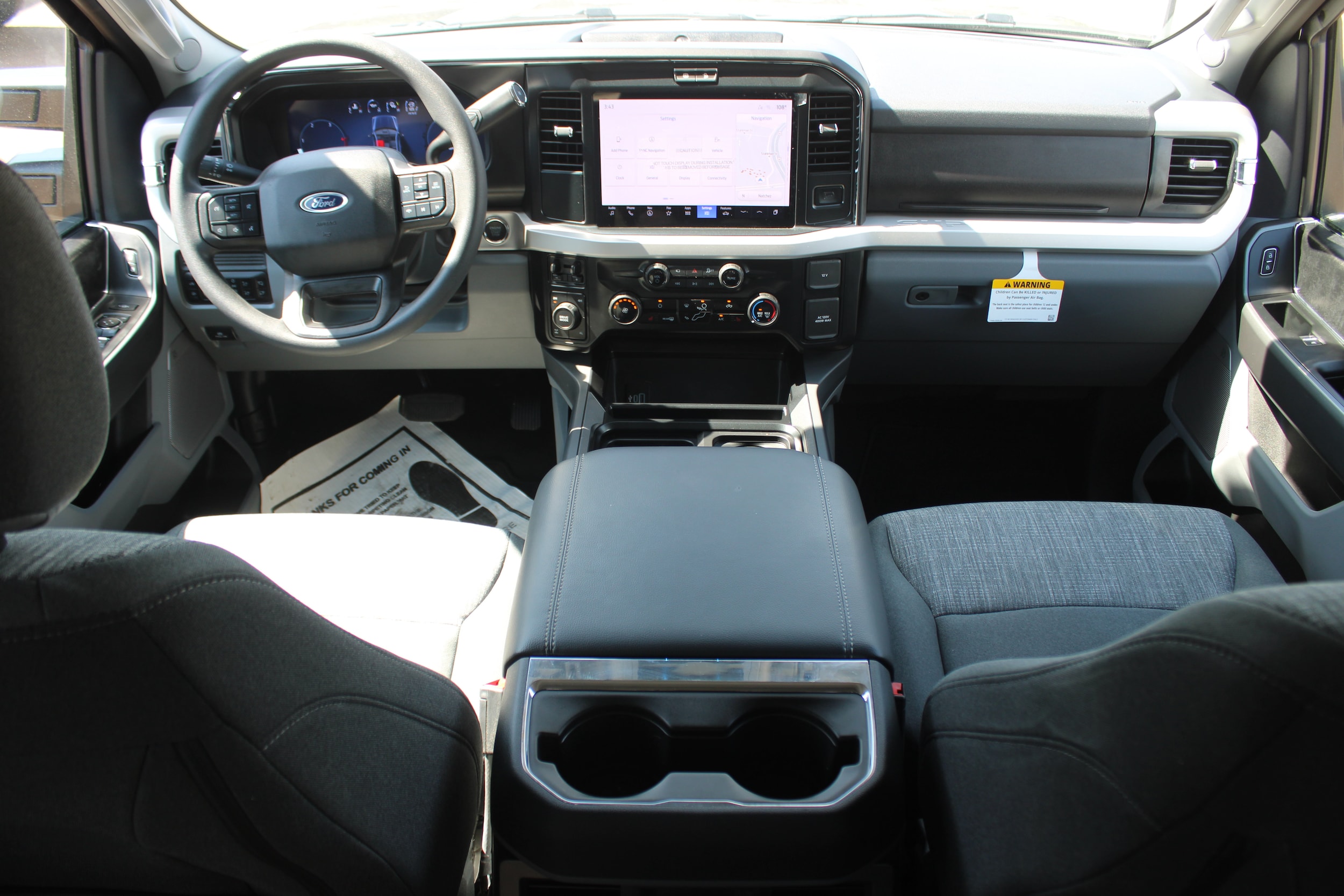 2026 Ford F-250 Super Duty XLT - Photo 2