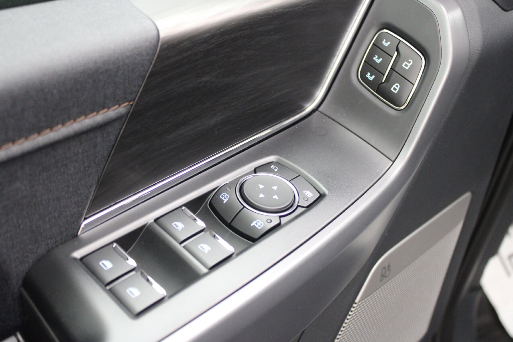 2025 Ford F-150 Lariat - Photo 17