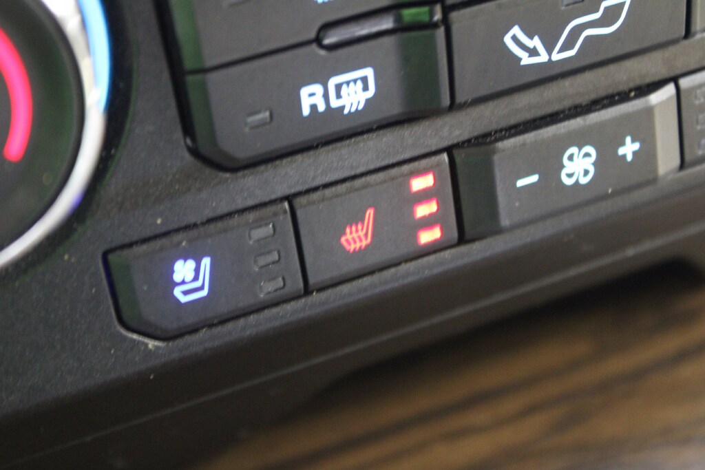 Used 2020 Ford F-150 Lariat Truck